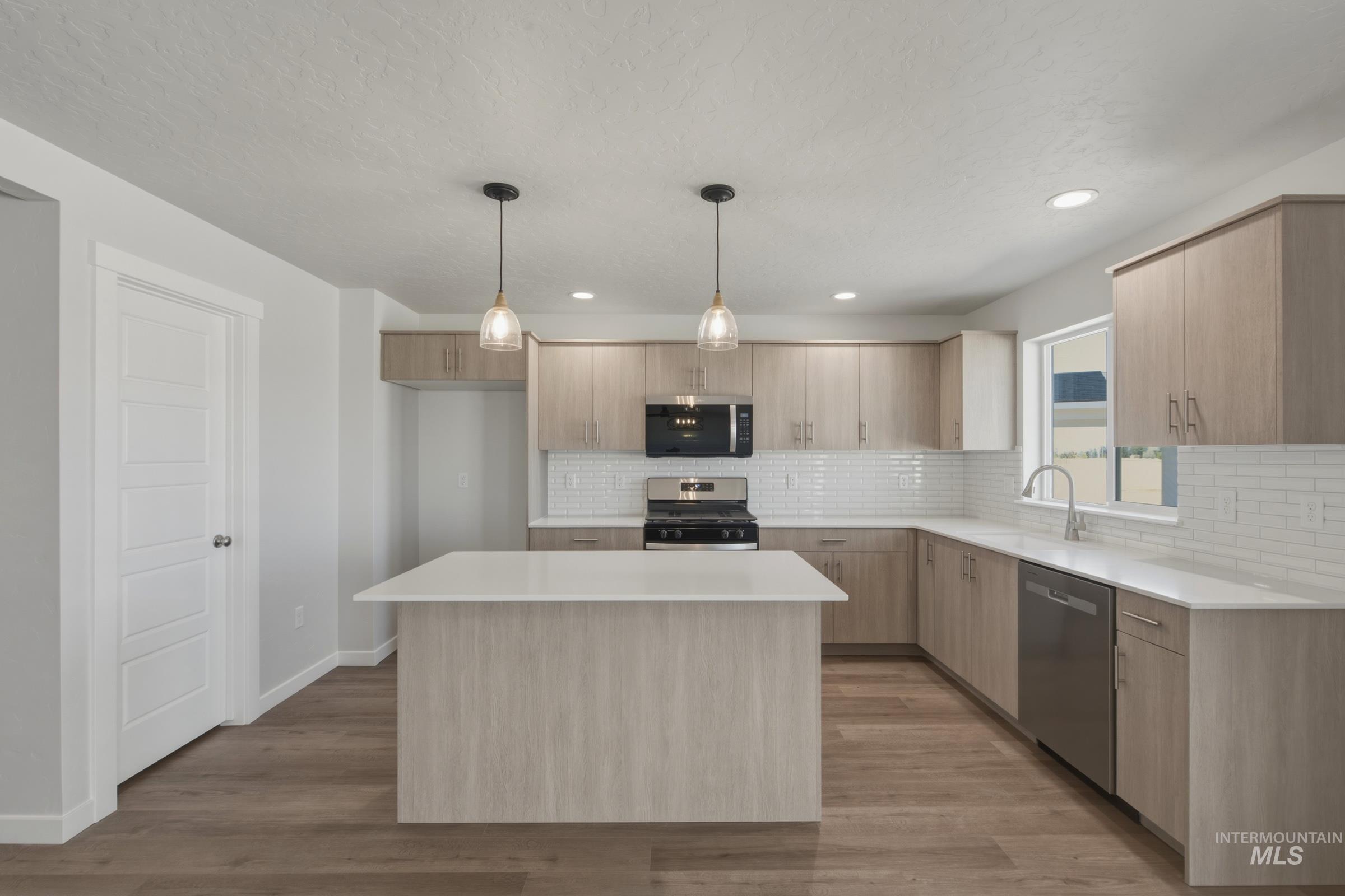 7284 W Trumbull Ct, Eagle, Idaho 83616, 4 Bedrooms, 2.5 Bathrooms, Residential For Sale, Price $654,990,MLS 98991814