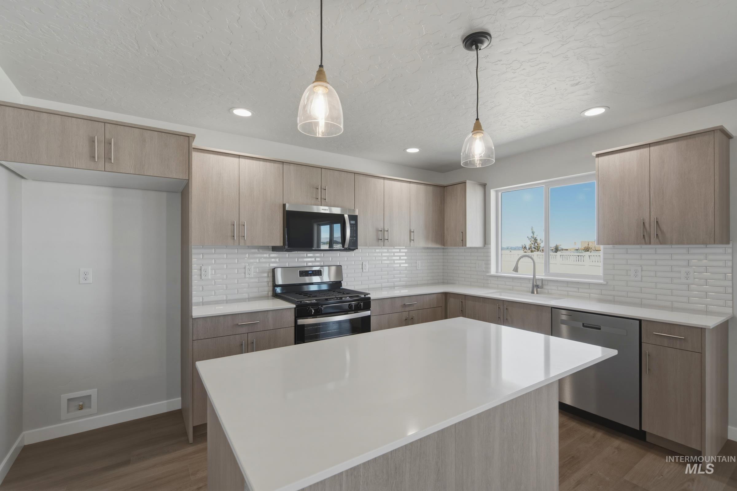 7284 W Trumbull Ct, Eagle, Idaho 83616, 4 Bedrooms, 2.5 Bathrooms, Residential For Sale, Price $654,990,MLS 98991814