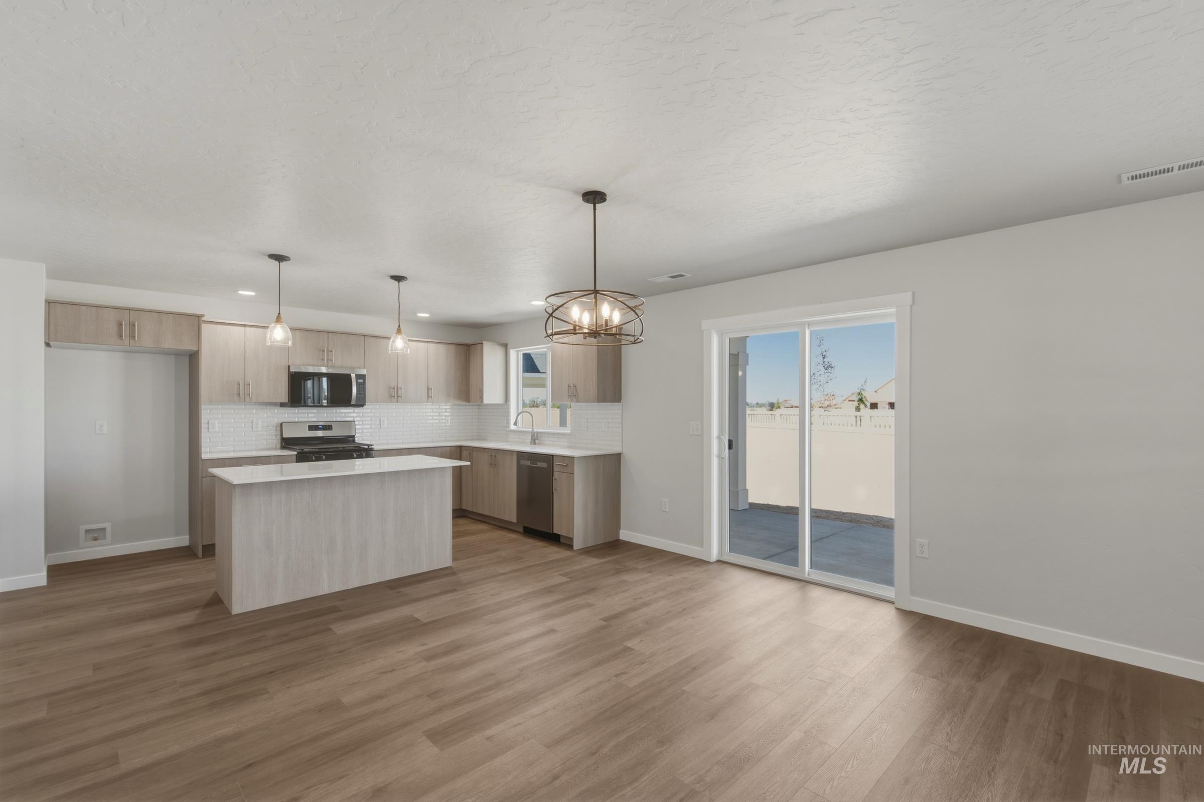 7284 W Trumbull Ct, Eagle, Idaho 83616, 4 Bedrooms, 2.5 Bathrooms, Residential For Sale, Price $654,990,MLS 98991814