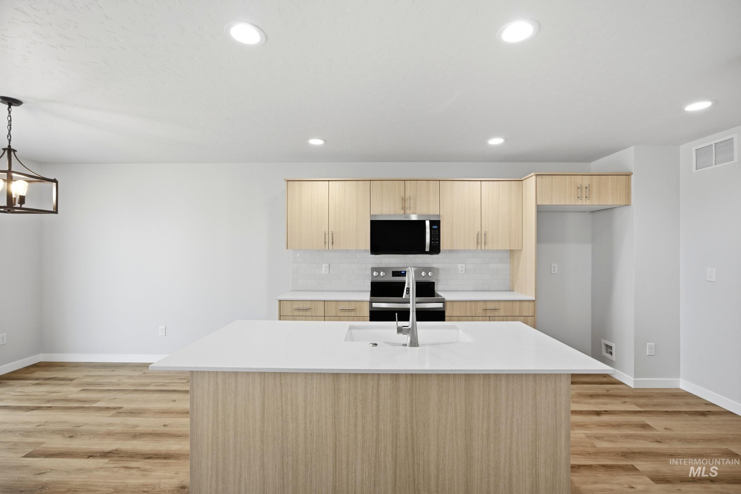7434 W Trumbull Ct, Eagle, Idaho 83616, 3 Bedrooms, 2.5 Bathrooms, Residential For Sale, Price $479,990,MLS 98991816