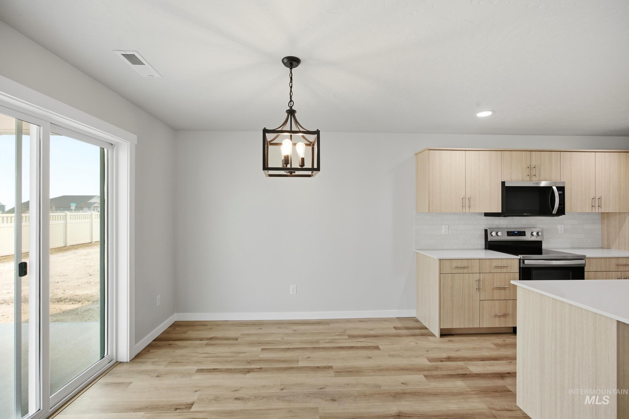 7434 W Trumbull Ct, Eagle, Idaho 83616, 3 Bedrooms, 2.5 Bathrooms, Residential For Sale, Price $479,990,MLS 98991816