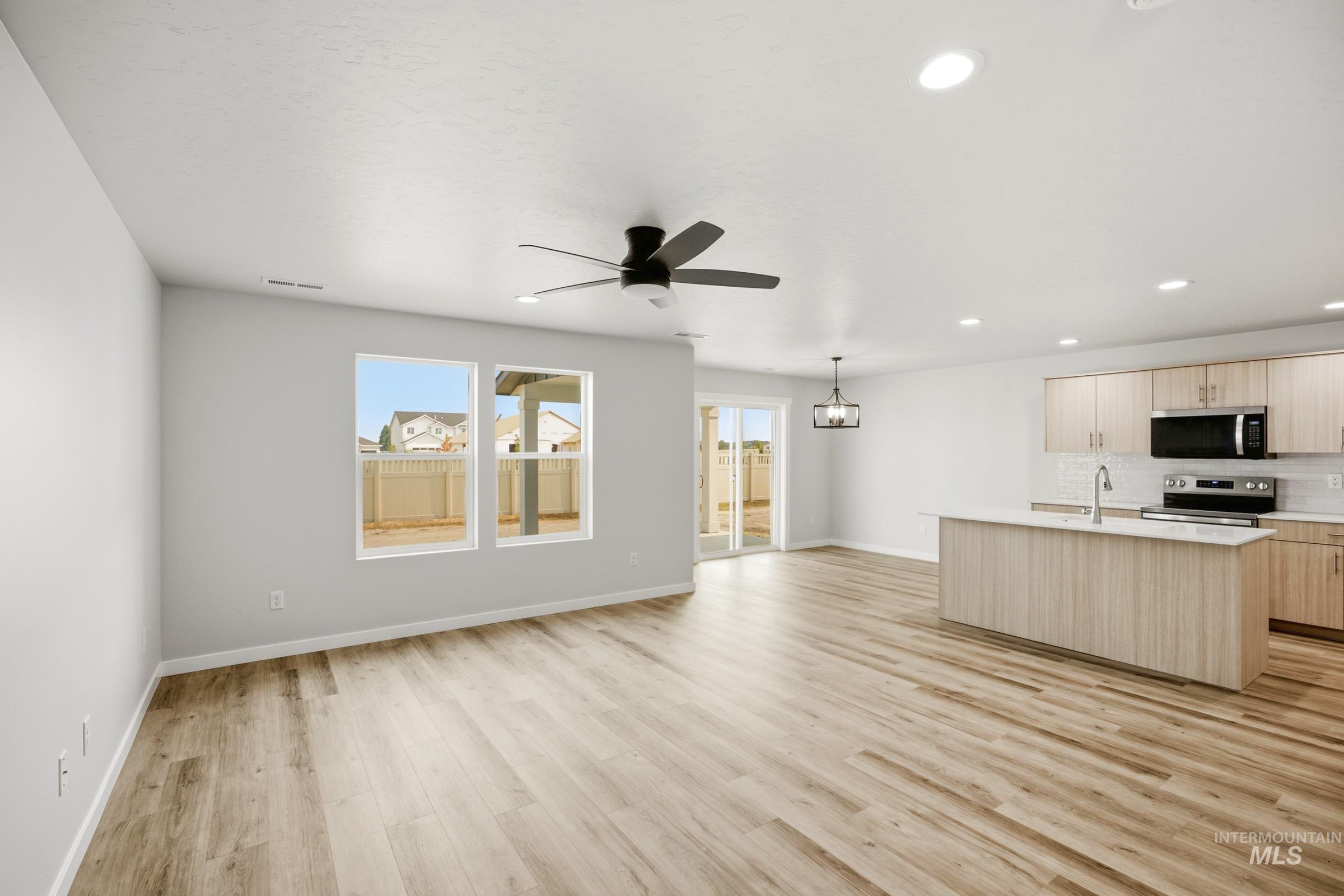 7434 W Trumbull Ct, Eagle, Idaho 83616, 3 Bedrooms, 2.5 Bathrooms, Residential For Sale, Price $479,990,MLS 98991816