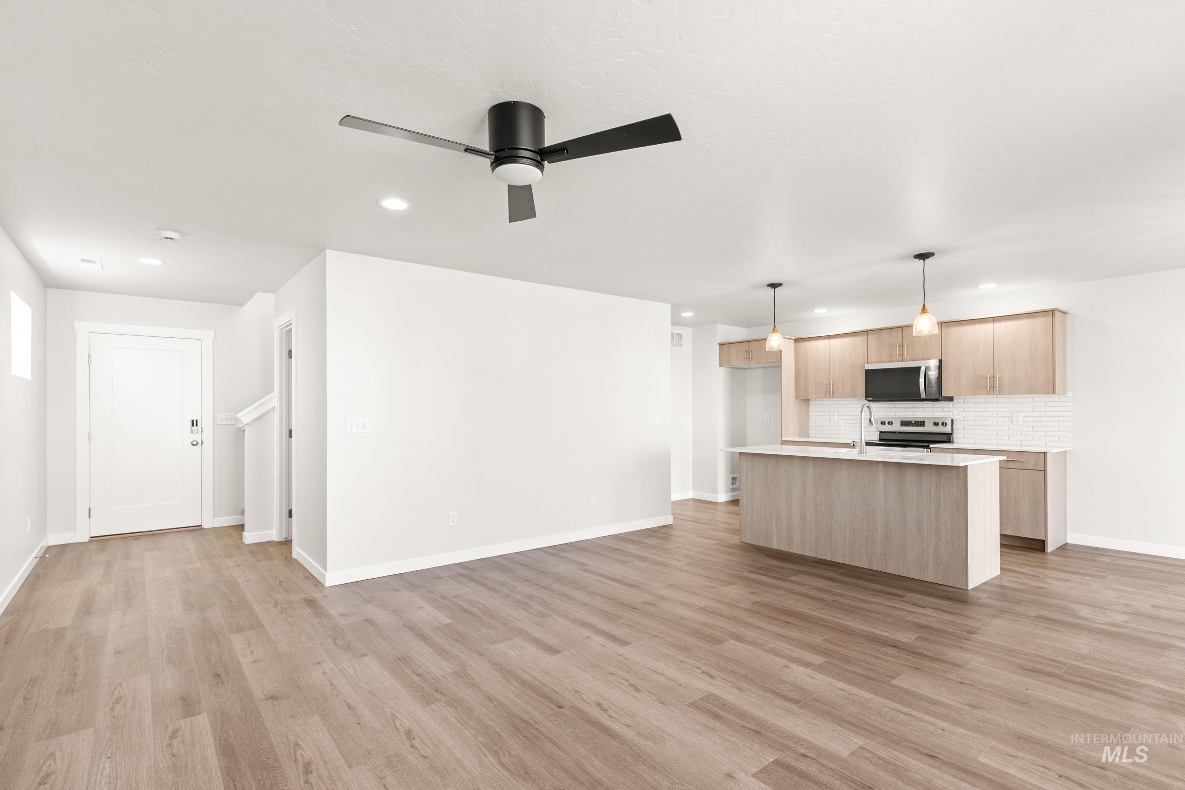 7434 W Trumbull Ct, Eagle, Idaho 83616, 3 Bedrooms, 2.5 Bathrooms, Residential For Sale, Price $498,990,MLS 98991816