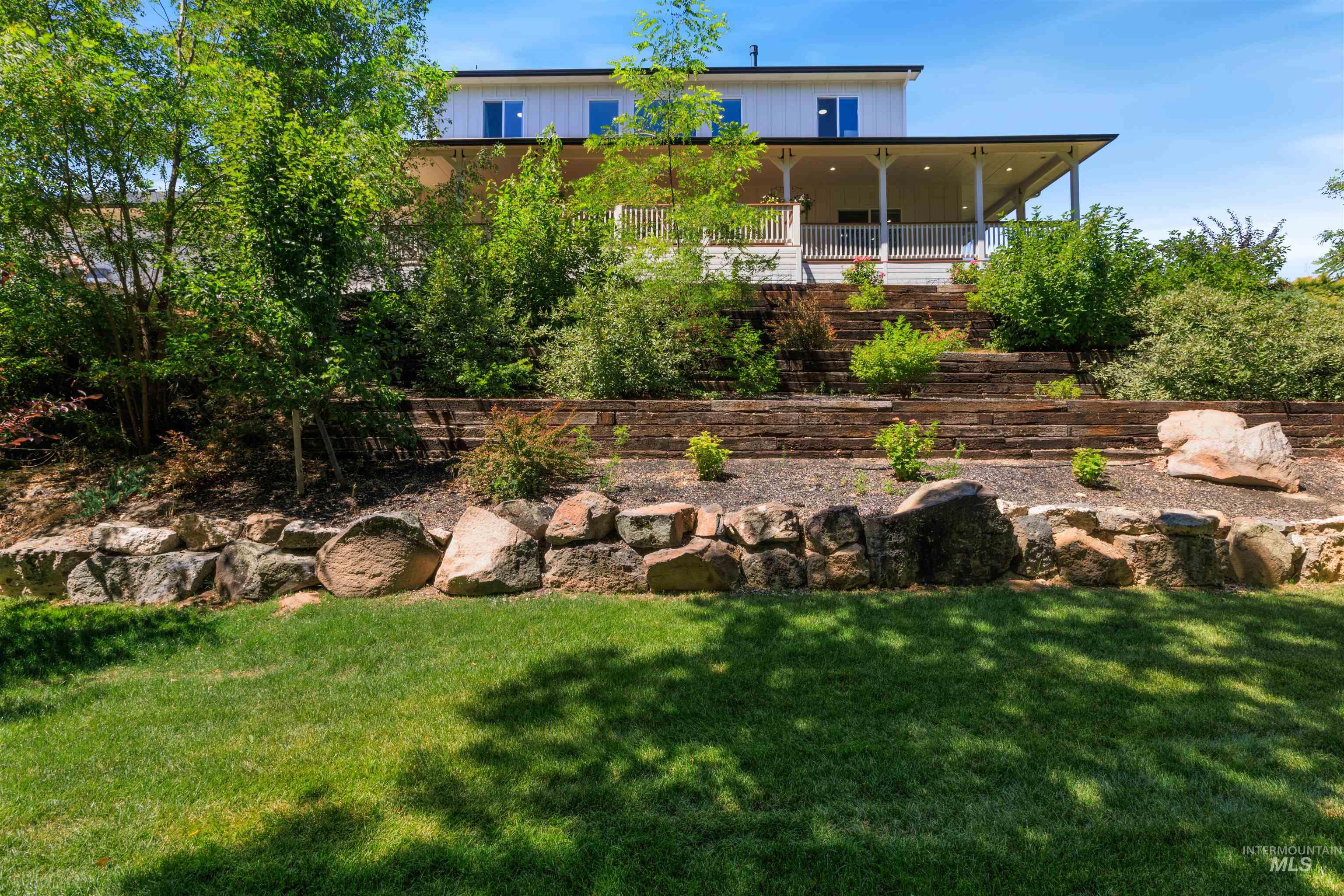 402 Loma Alta Ave, Caldwell, Idaho 83605, 4 Bedrooms, 2.5 Bathrooms, Residential For Sale, Price $819,000,MLS 98991817