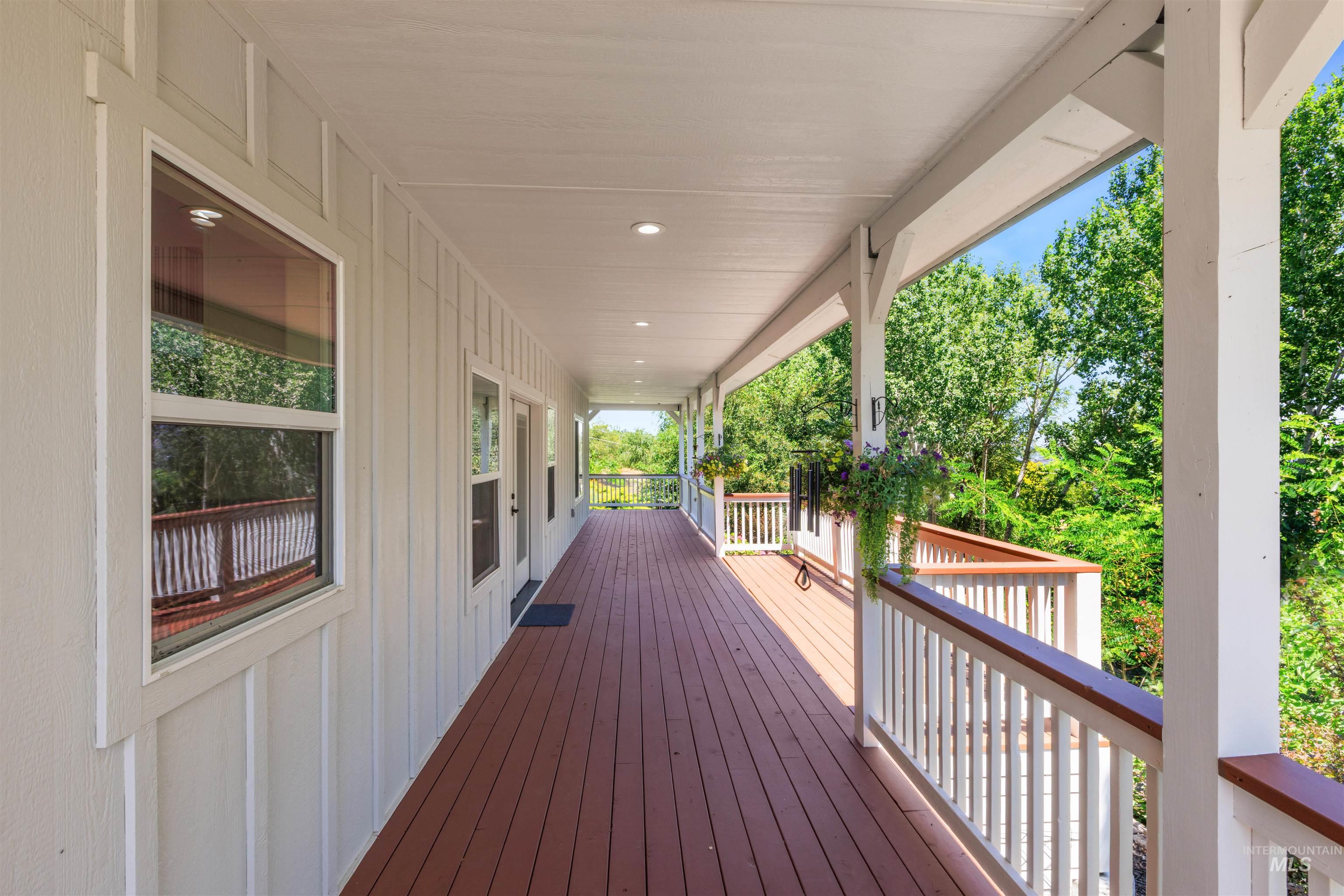 402 Loma Alta Ave, Caldwell, Idaho 83605, 4 Bedrooms, 2.5 Bathrooms, Residential For Sale, Price $819,000,MLS 98991817