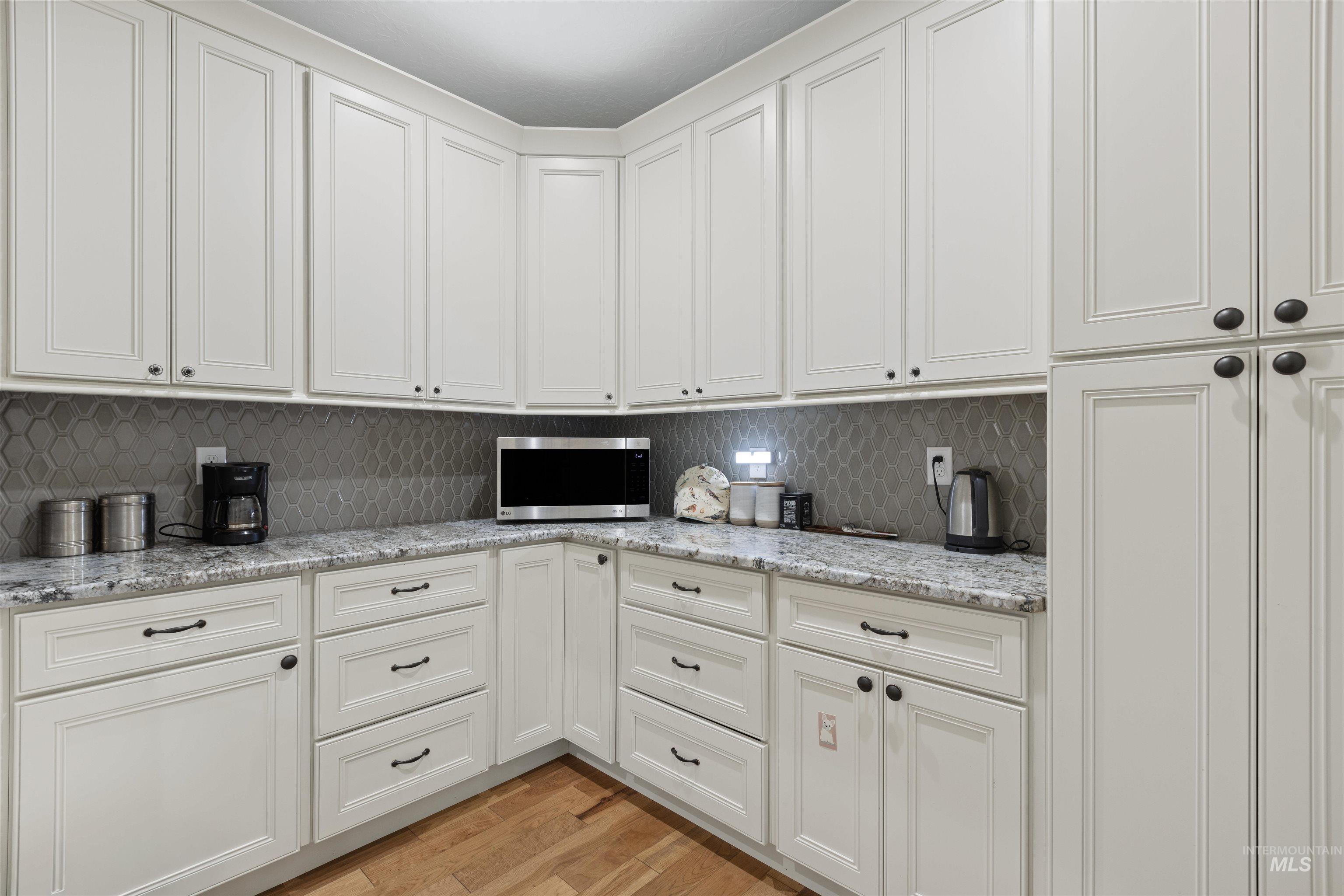 402 Loma Alta Ave, Caldwell, Idaho 83605, 4 Bedrooms, 2.5 Bathrooms, Residential For Sale, Price $819,000,MLS 98991817