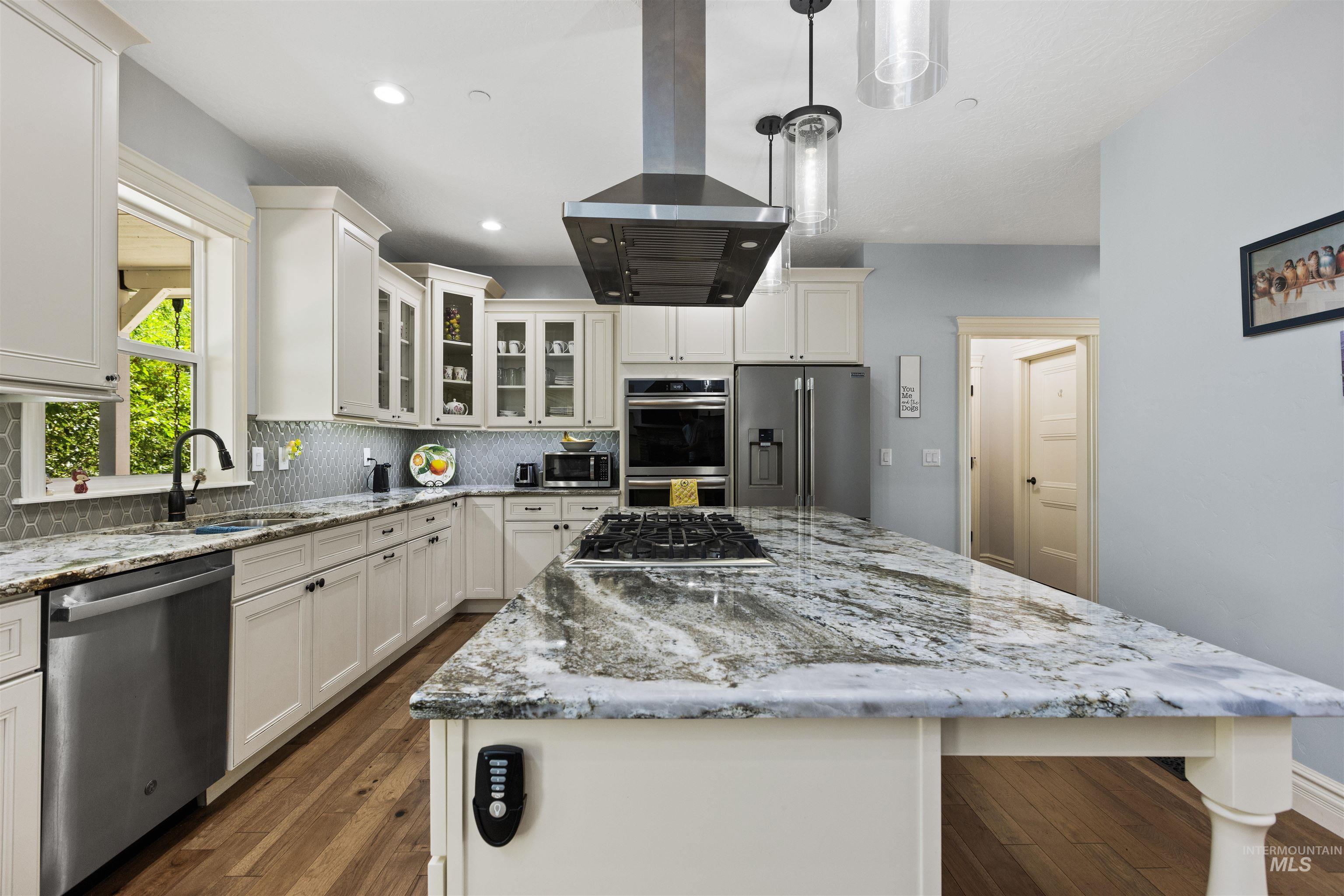 402 Loma Alta Ave, Caldwell, Idaho 83605, 4 Bedrooms, 2.5 Bathrooms, Residential For Sale, Price $819,000,MLS 98991817