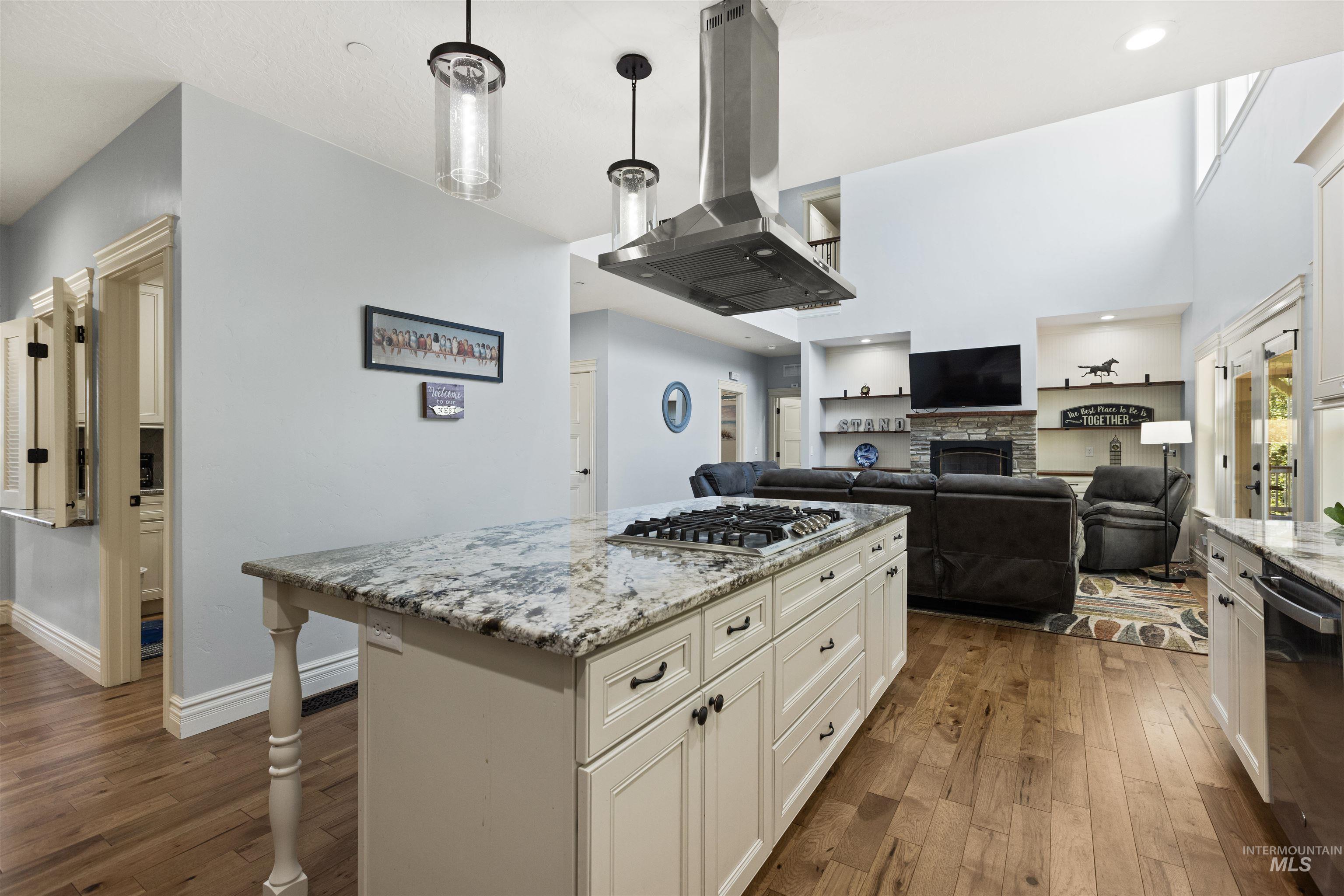 402 Loma Alta Ave, Caldwell, Idaho 83605, 4 Bedrooms, 2.5 Bathrooms, Residential For Sale, Price $819,000,MLS 98991817