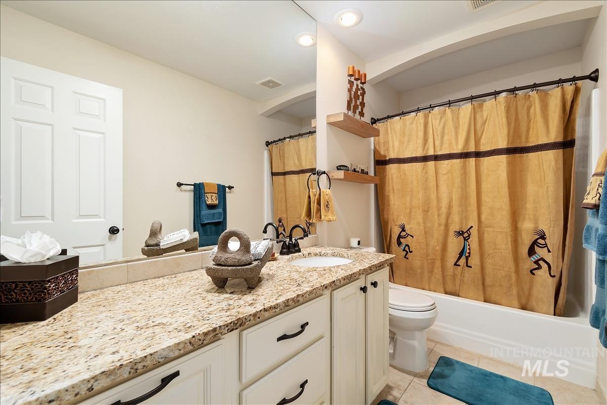 13386 W Woodspring Ct, Boise, Idaho 83713, 5 Bedrooms, 4 Bathrooms, Residential For Sale, Price $925,000,MLS 98991823