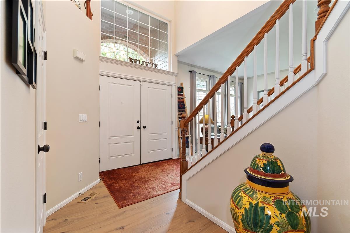 13386 W Woodspring Ct, Boise, Idaho 83713, 5 Bedrooms, 4 Bathrooms, Residential For Sale, Price $925,000,MLS 98991823
