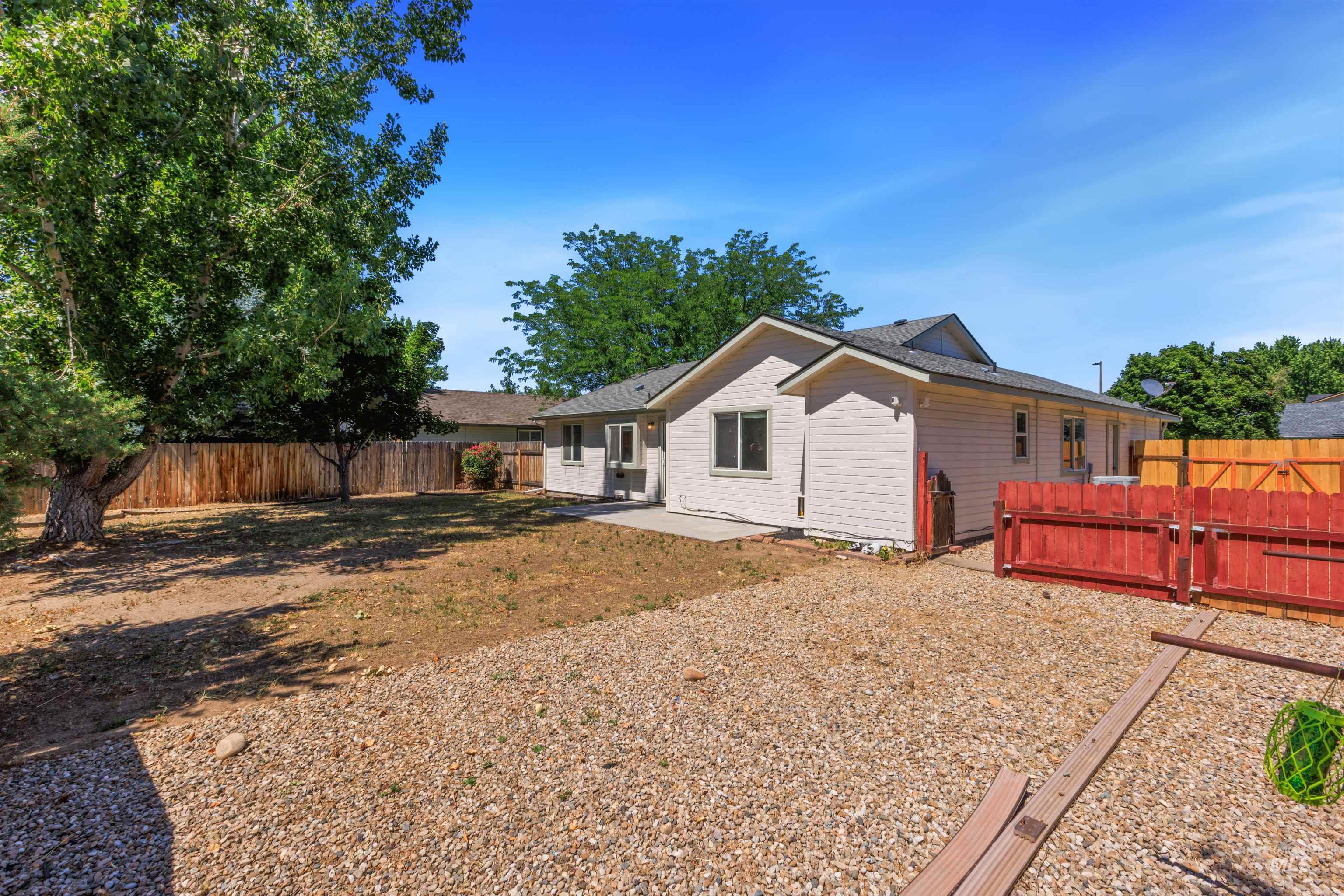 2599 N Old Stone Way, Meridian, Idaho 83646, 4 Bedrooms, 2 Bathrooms, Residential For Sale, Price $435,000,MLS 98991825