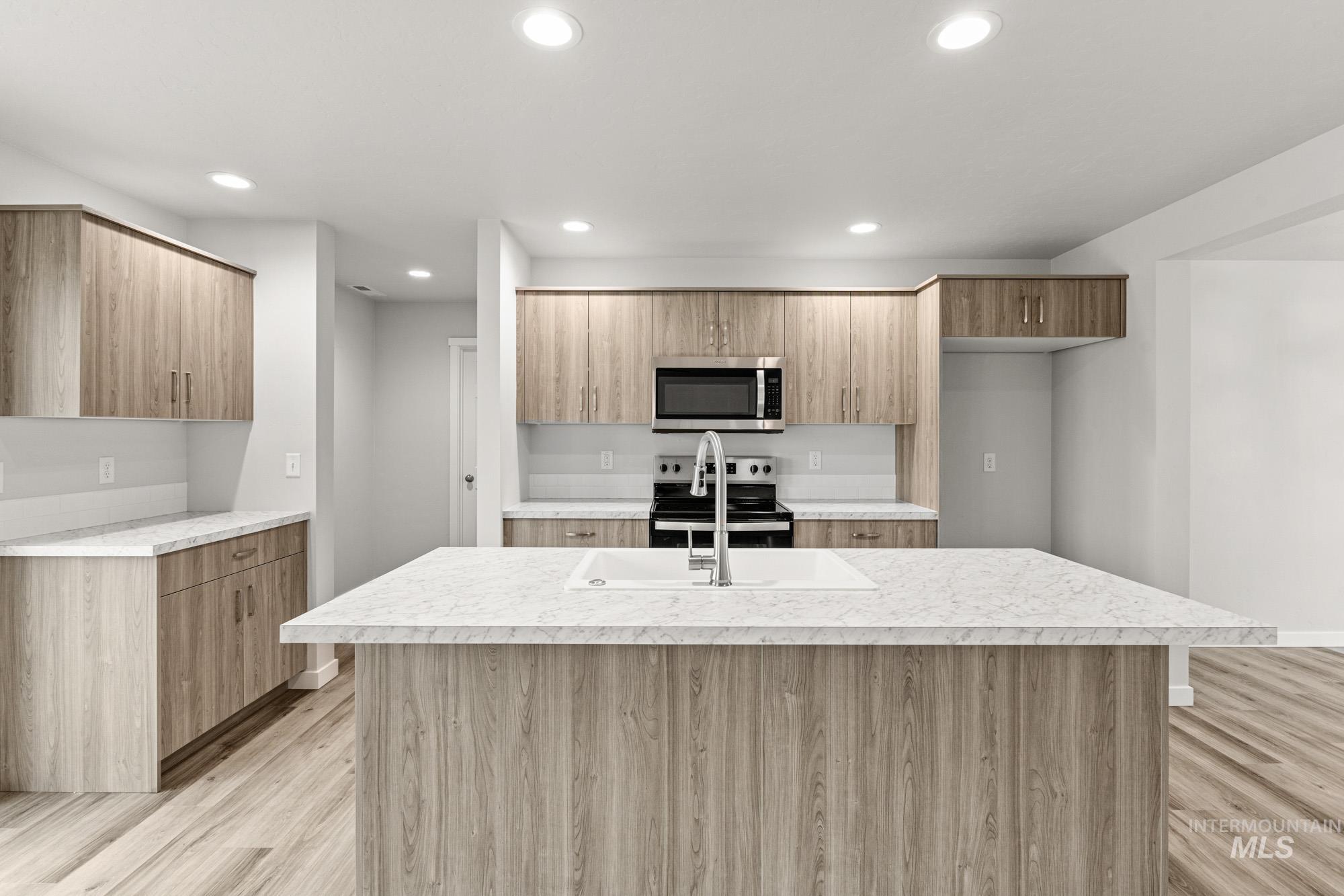1424 Sunday River St, Middleton, Idaho 83644, 3 Bedrooms, 2.5 Bathrooms, Residential For Sale, Price $434,990,MLS 98991827