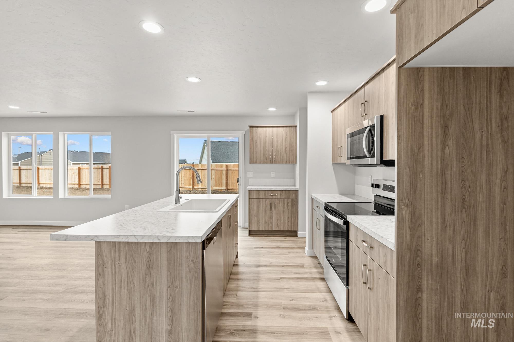 1424 Sunday River St, Middleton, Idaho 83644, 3 Bedrooms, 2.5 Bathrooms, Residential For Sale, Price $434,990,MLS 98991827