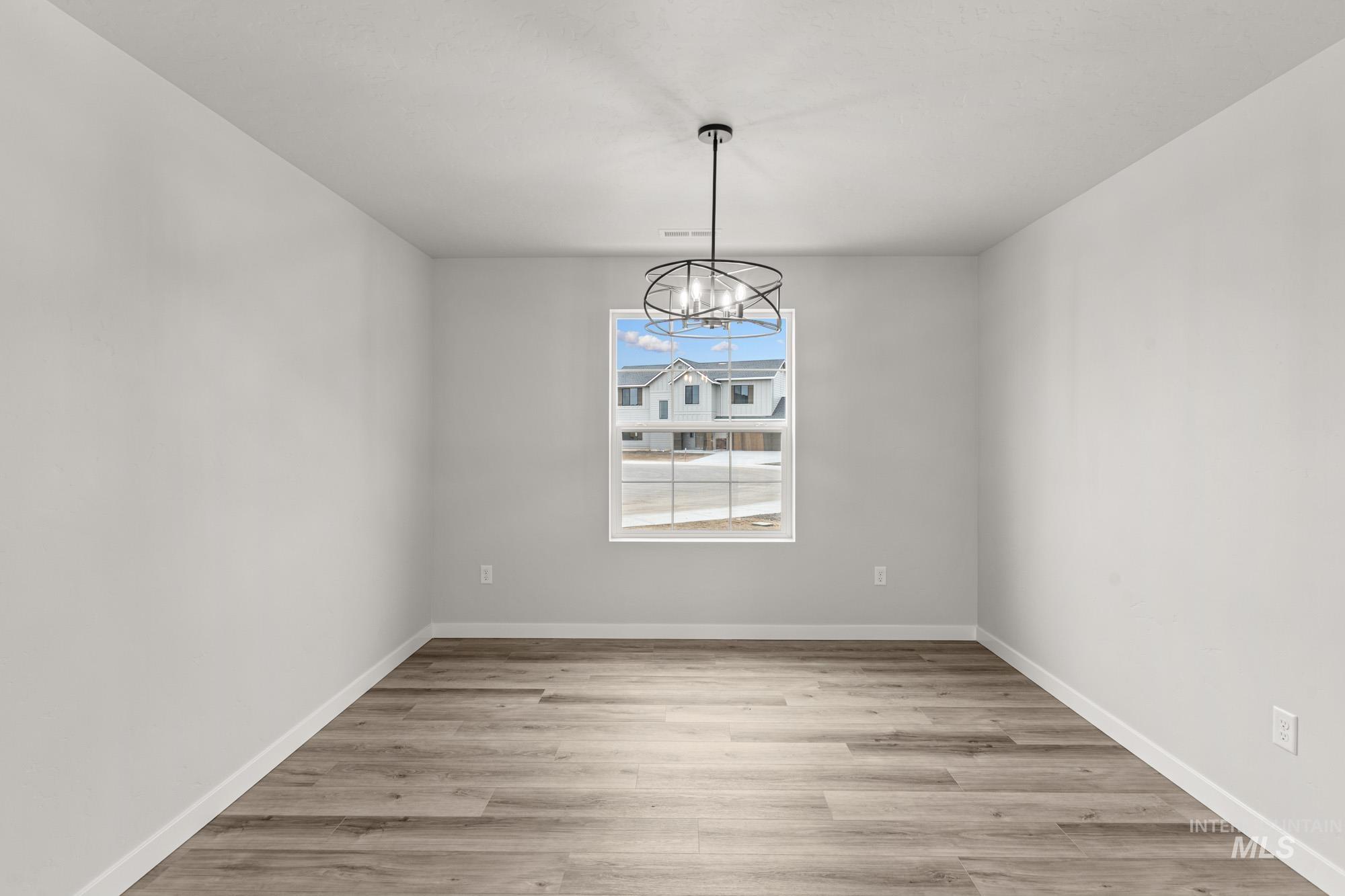 1424 Sunday River St, Middleton, Idaho 83644, 3 Bedrooms, 2.5 Bathrooms, Residential For Sale, Price $434,990,MLS 98991827