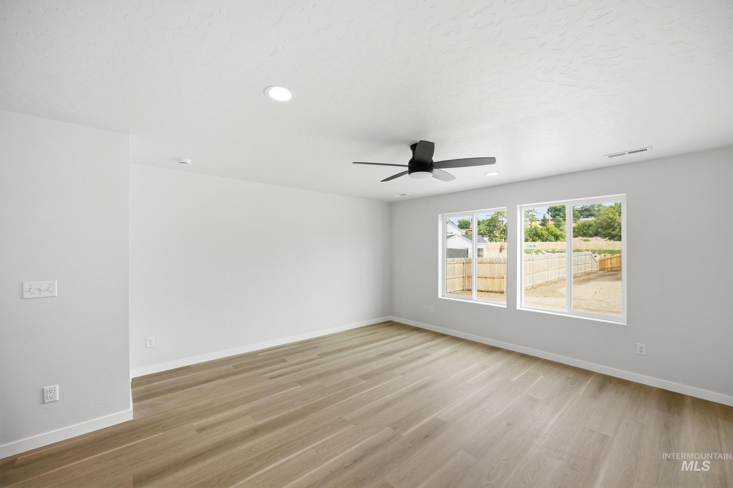1424 Sunday River St, Middleton, Idaho 83644, 3 Bedrooms, 2.5 Bathrooms, Residential For Sale, Price $434,990, 98991827
