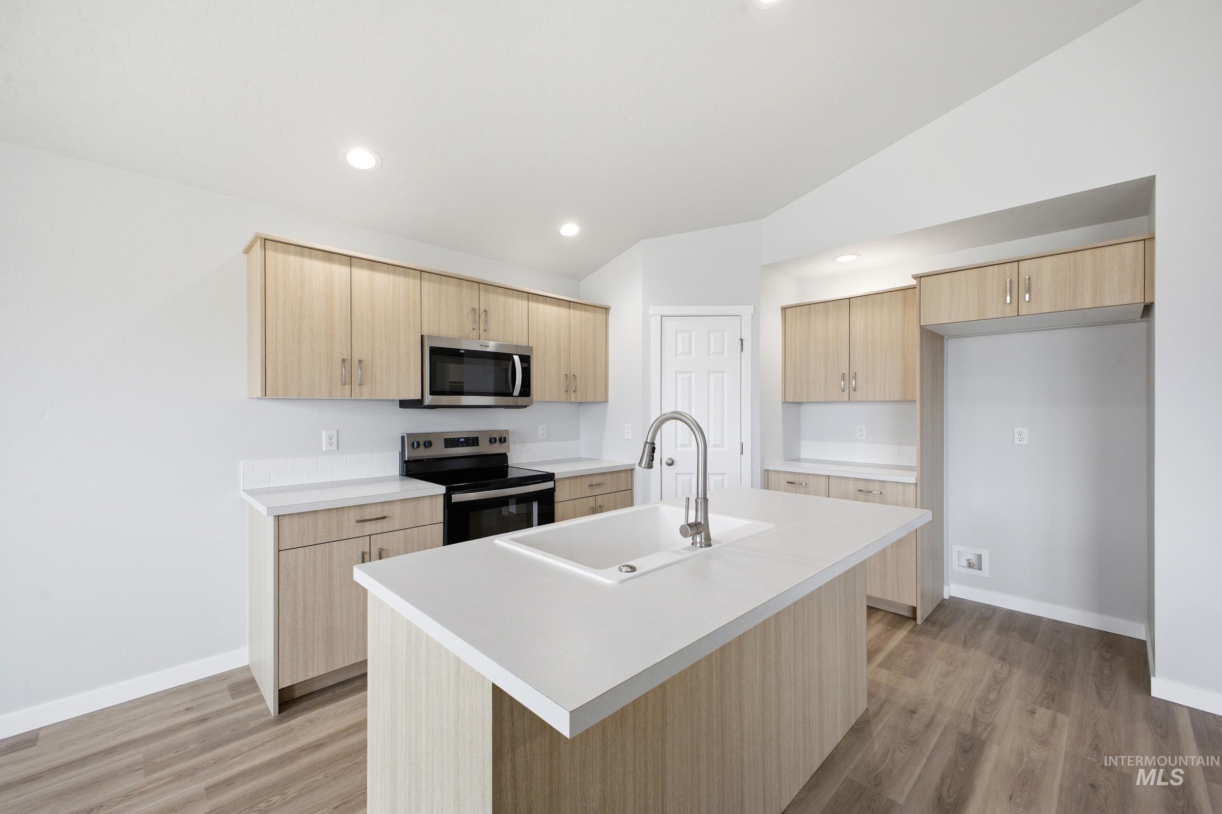 1598 Sunday River St, Middleton, Idaho 83644, 3 Bedrooms, 2 Bathrooms, Residential For Sale, Price $419,990,MLS 98991828