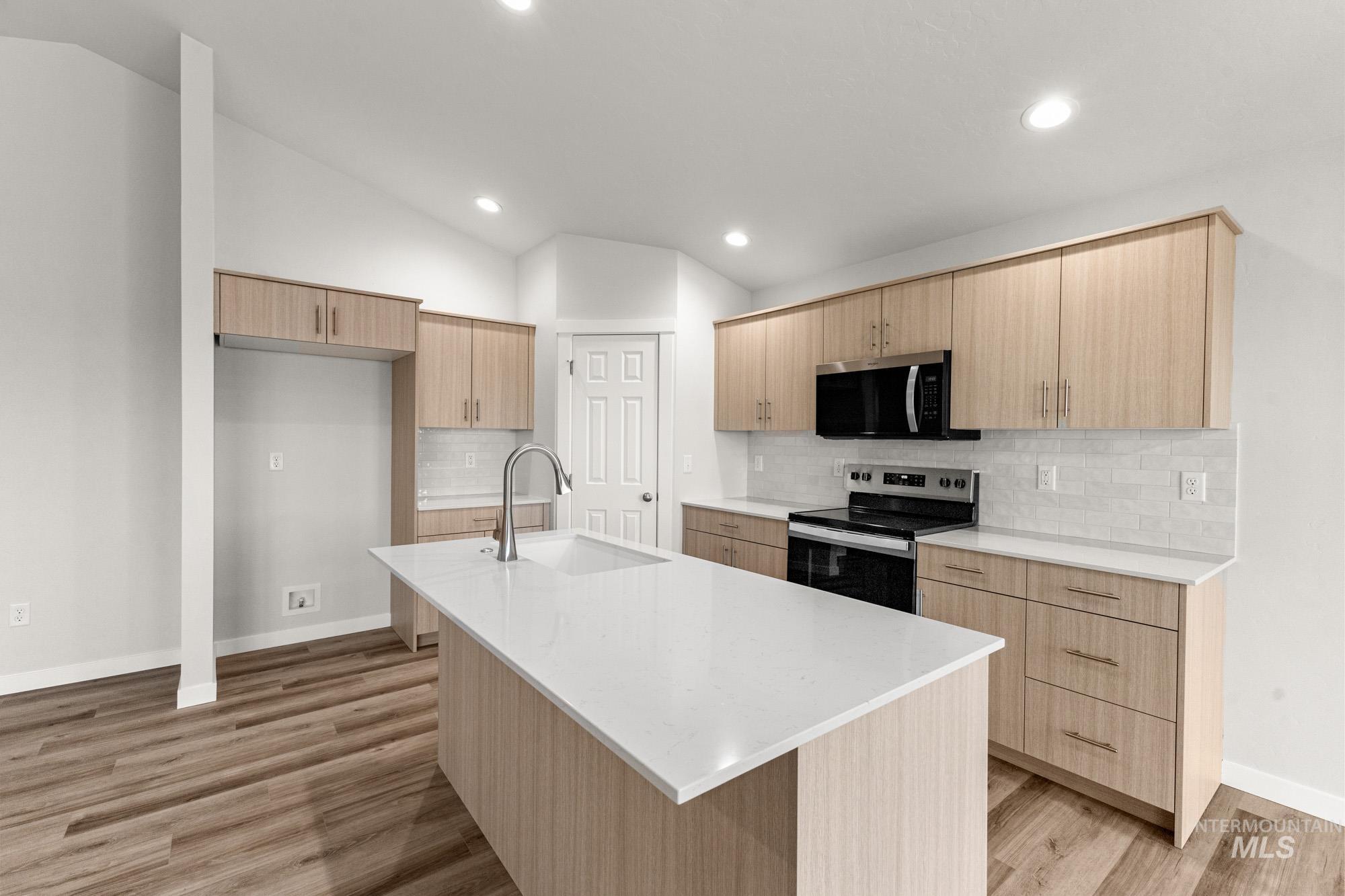17667 N Raynolds Peak Way, Nampa, Idaho 83687, 3 Bedrooms, 2 Bathrooms, Residential For Sale, Price $454,990,MLS 98991830