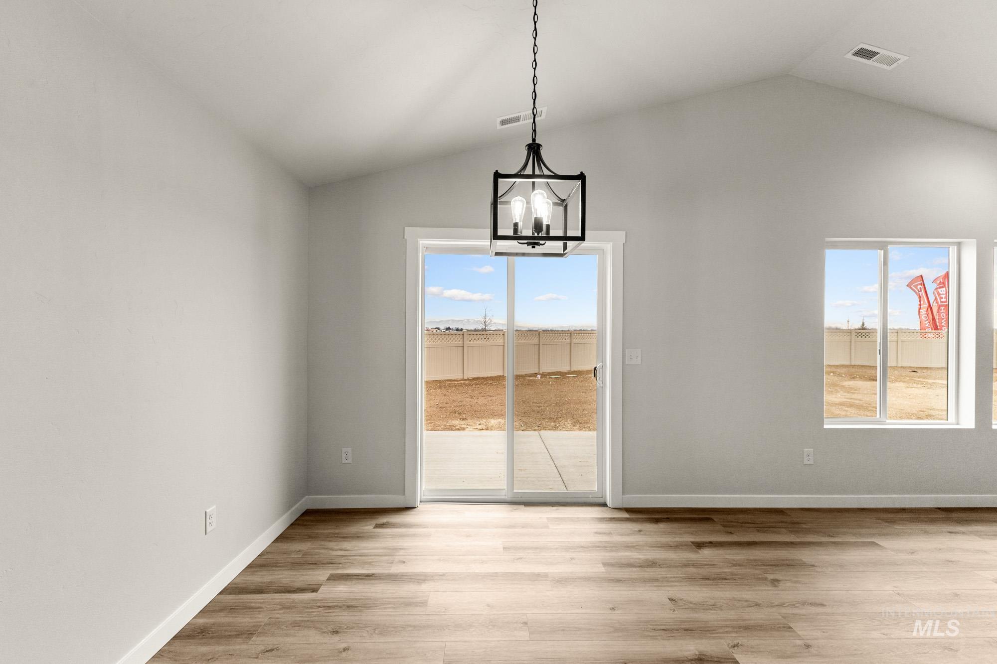 17667 N Raynolds Peak Way, Nampa, Idaho 83687, 3 Bedrooms, 2 Bathrooms, Residential For Sale, Price $454,990,MLS 98991830