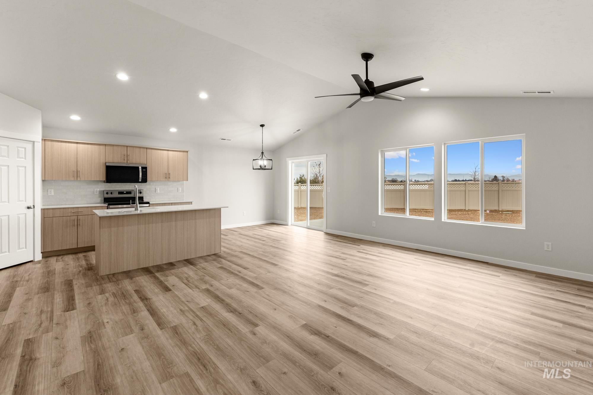 17667 N Raynolds Peak Way, Nampa, Idaho 83687, 3 Bedrooms, 2 Bathrooms, Residential For Sale, Price $454,990,MLS 98991830