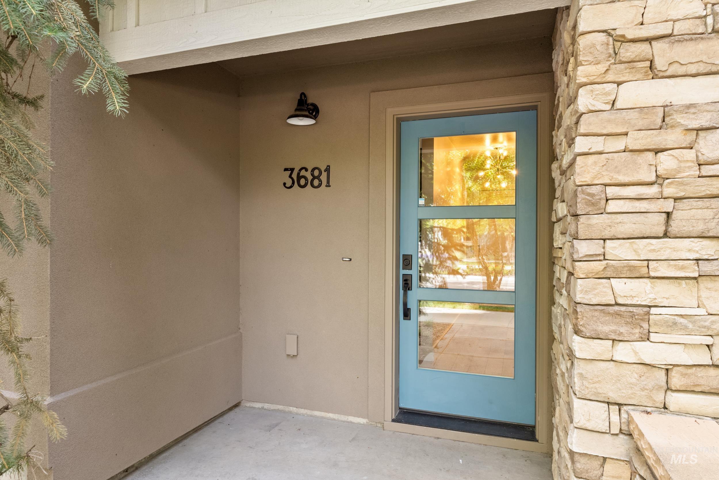 3681 E Parkcenter, Boise, Idaho 83716, 3 Bedrooms, 3.5 Bathrooms, Residential For Sale, Price $640,000,MLS 98991831