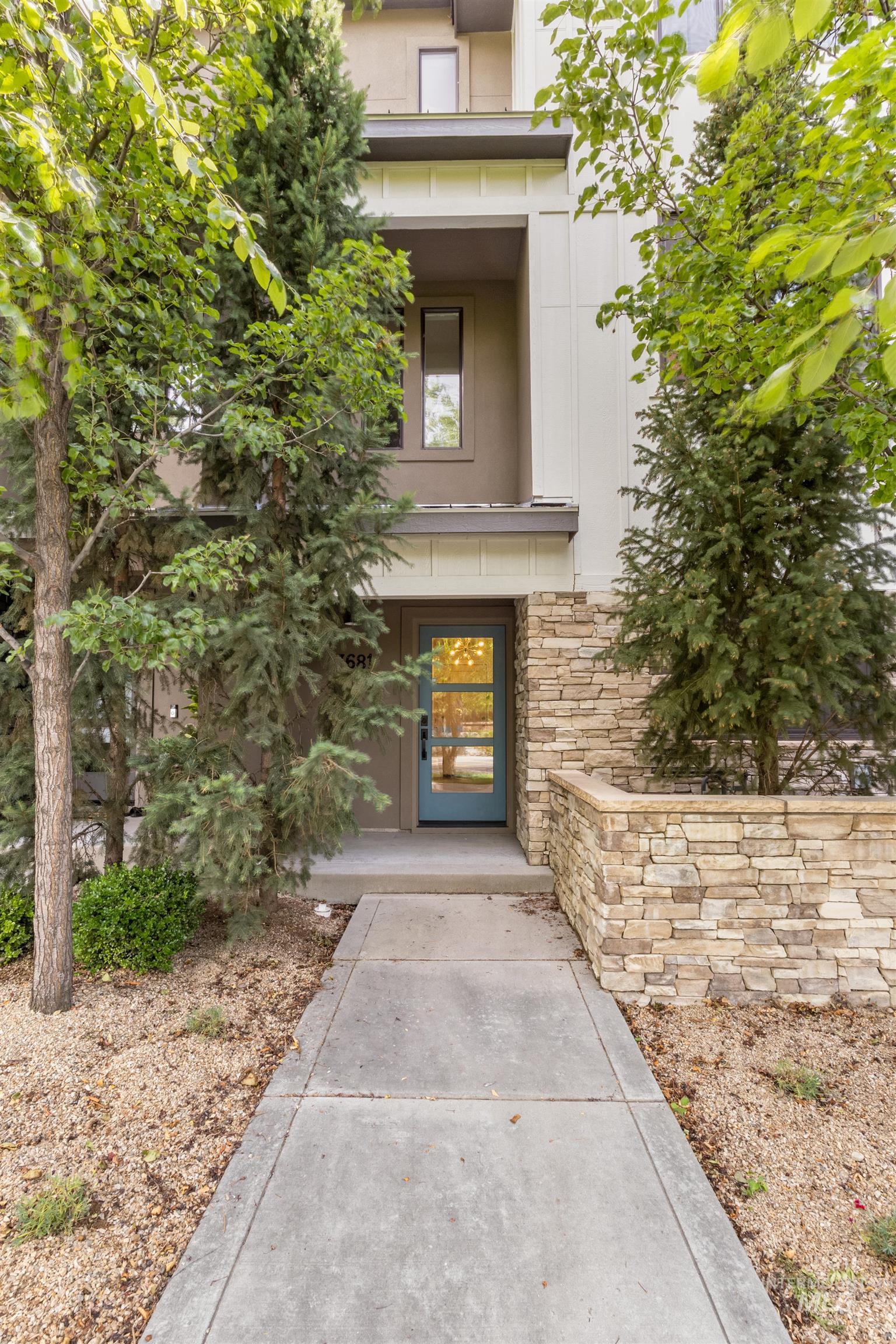 3681 E Parkcenter, Boise, Idaho 83716, 3 Bedrooms, 3.5 Bathrooms, Residential For Sale, Price $640,000,MLS 98991831