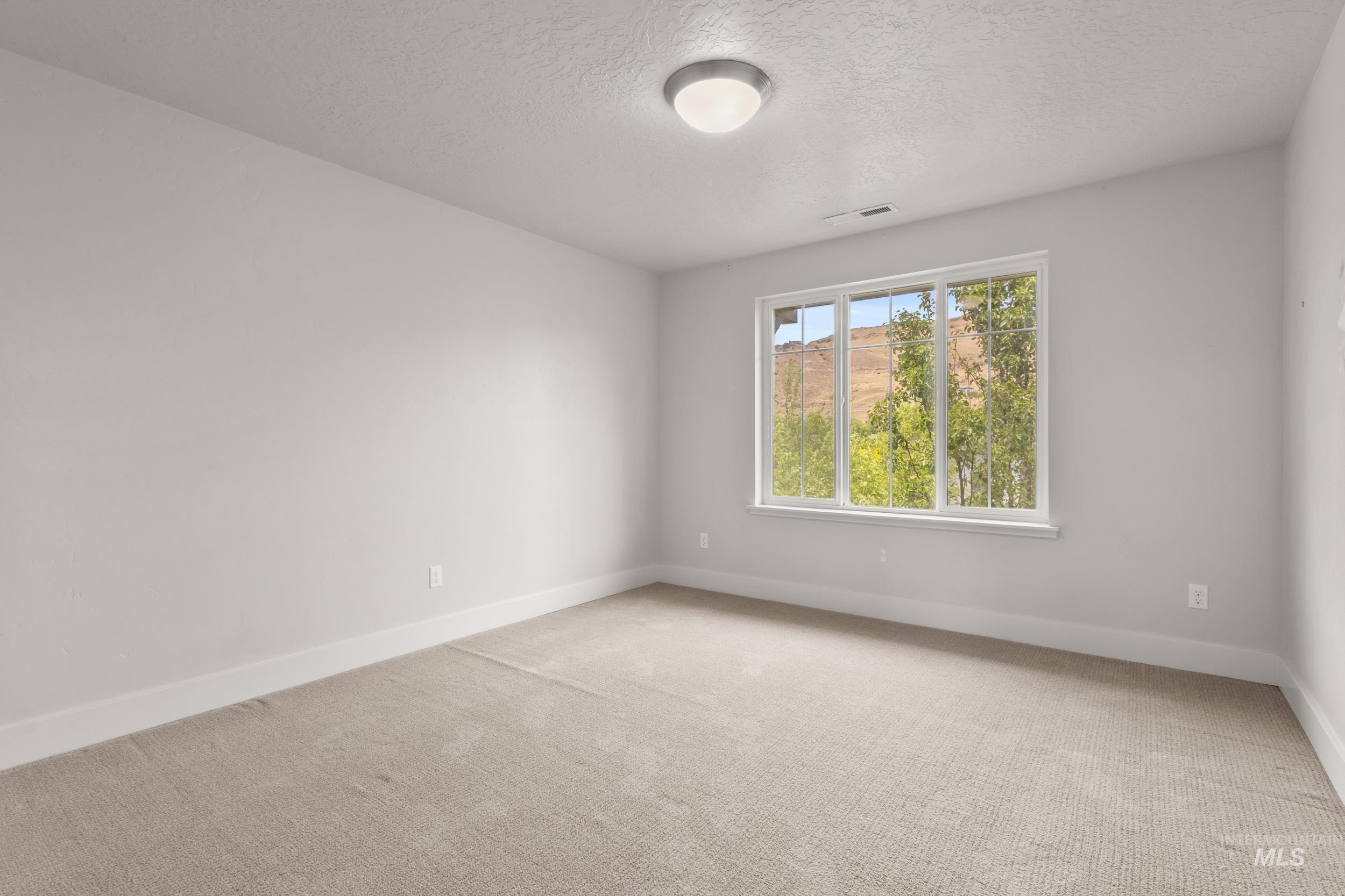 3681 E Parkcenter, Boise, Idaho 83716, 3 Bedrooms, 3.5 Bathrooms, Residential For Sale, Price $640,000,MLS 98991831