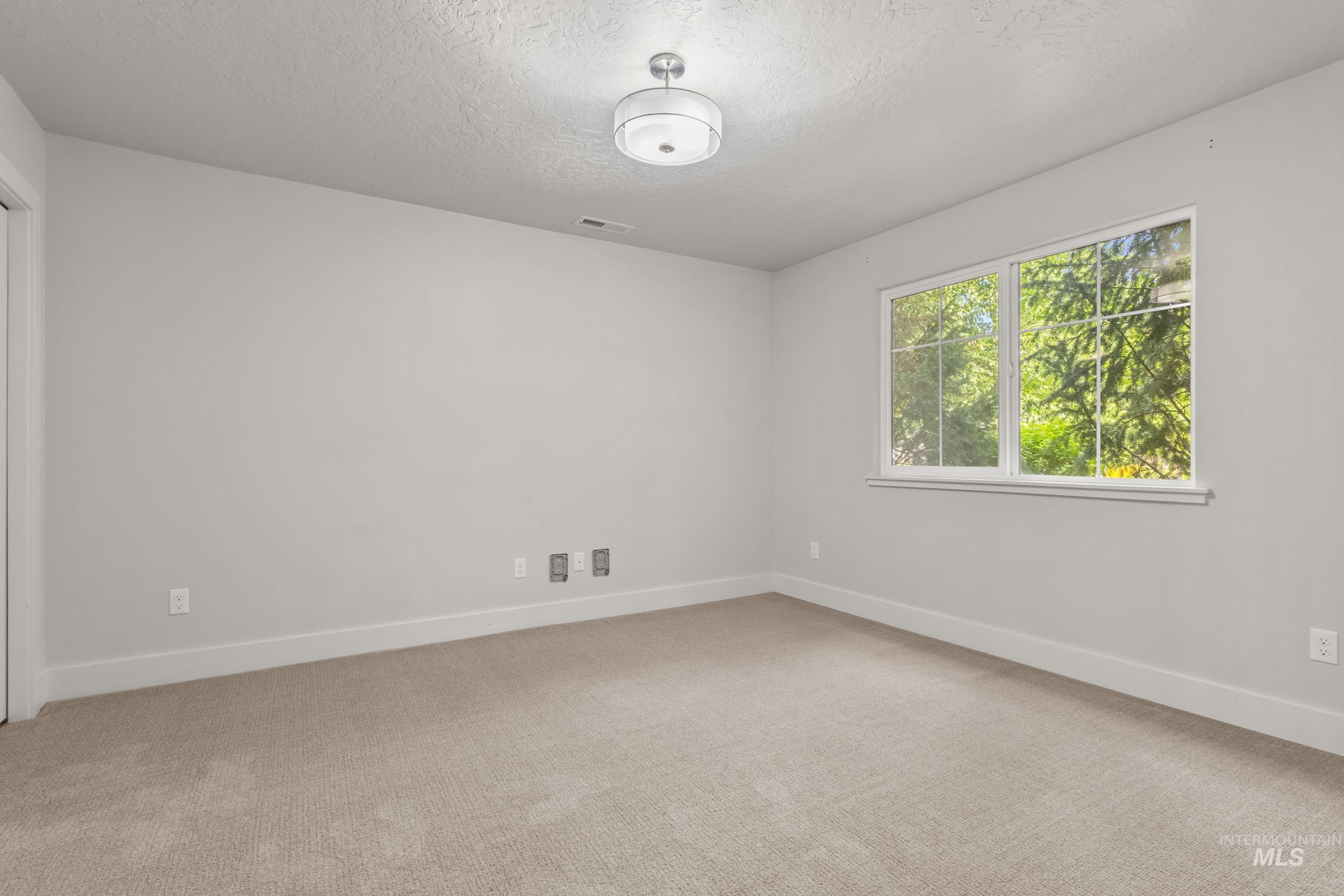 3681 E Parkcenter, Boise, Idaho 83716, 3 Bedrooms, 3.5 Bathrooms, Residential For Sale, Price $640,000,MLS 98991831