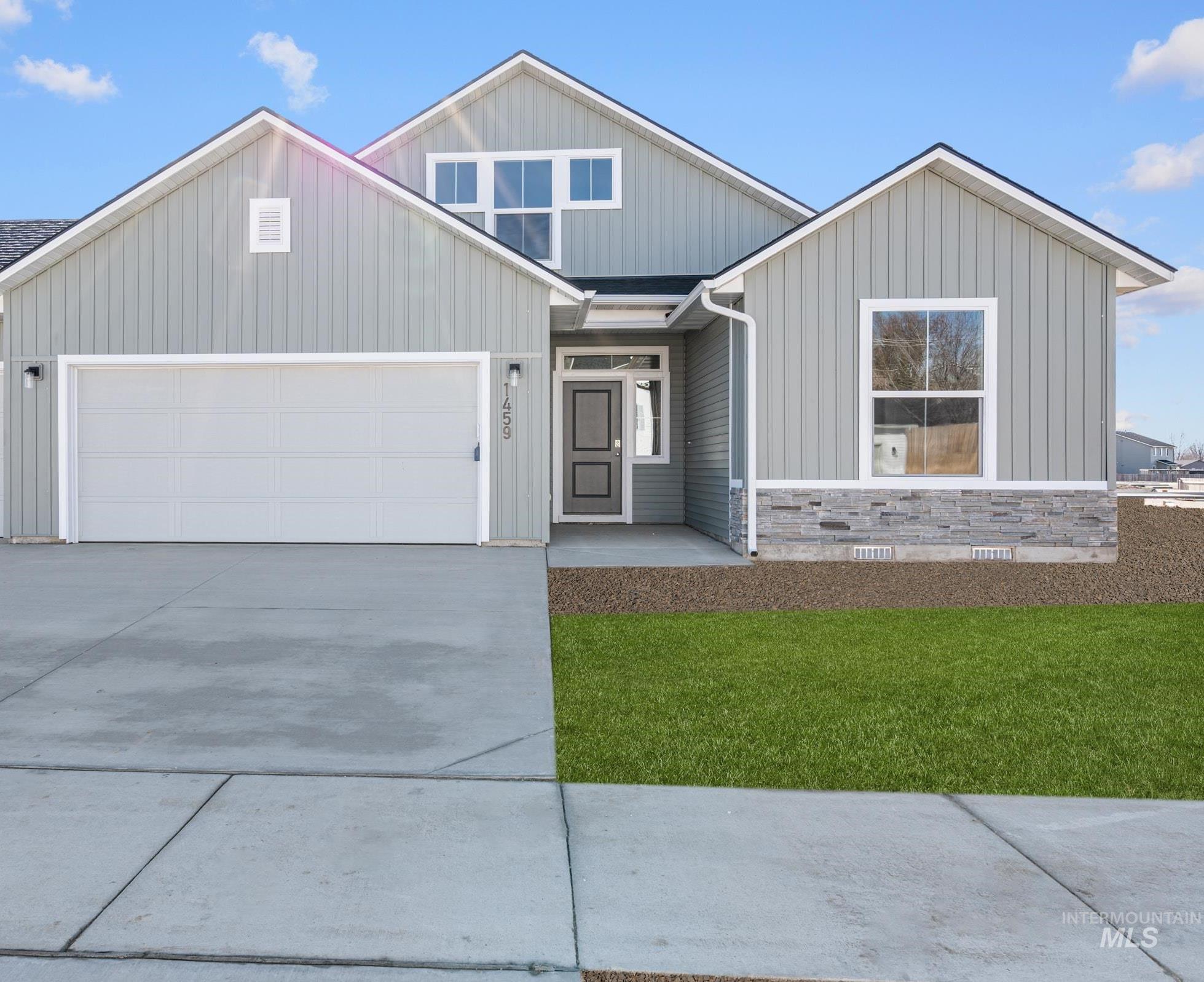 3026 W Animas Creek Dr, Kuna, Idaho 83634, 3 Bedrooms, 2 Bathrooms, Residential For Sale, Price $464,990,MLS 98991834