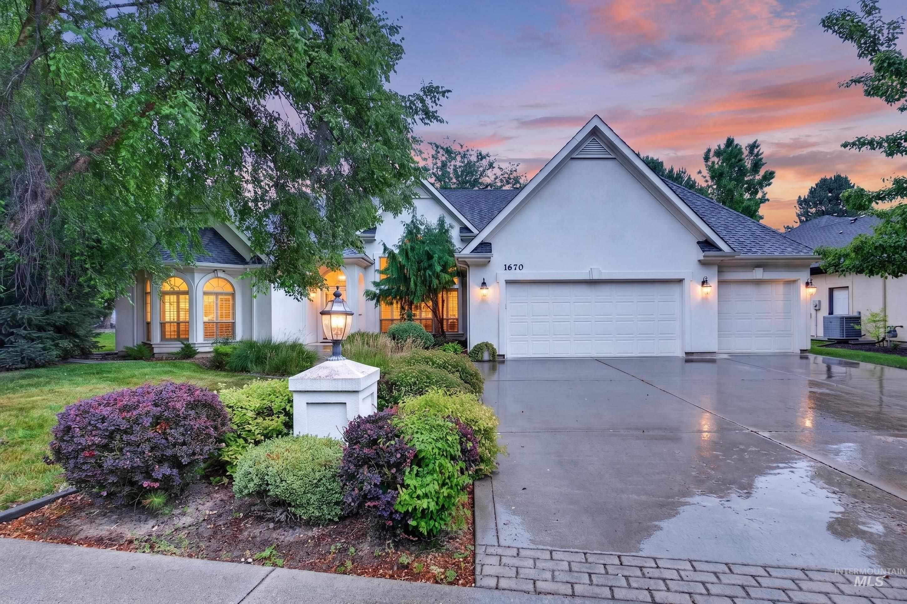 1670 S Willow Lake Way, Eagle, Idaho 83616, 4 Bedrooms, 3 Bathrooms, Residential For Sale, Price $899,900,MLS 98991839