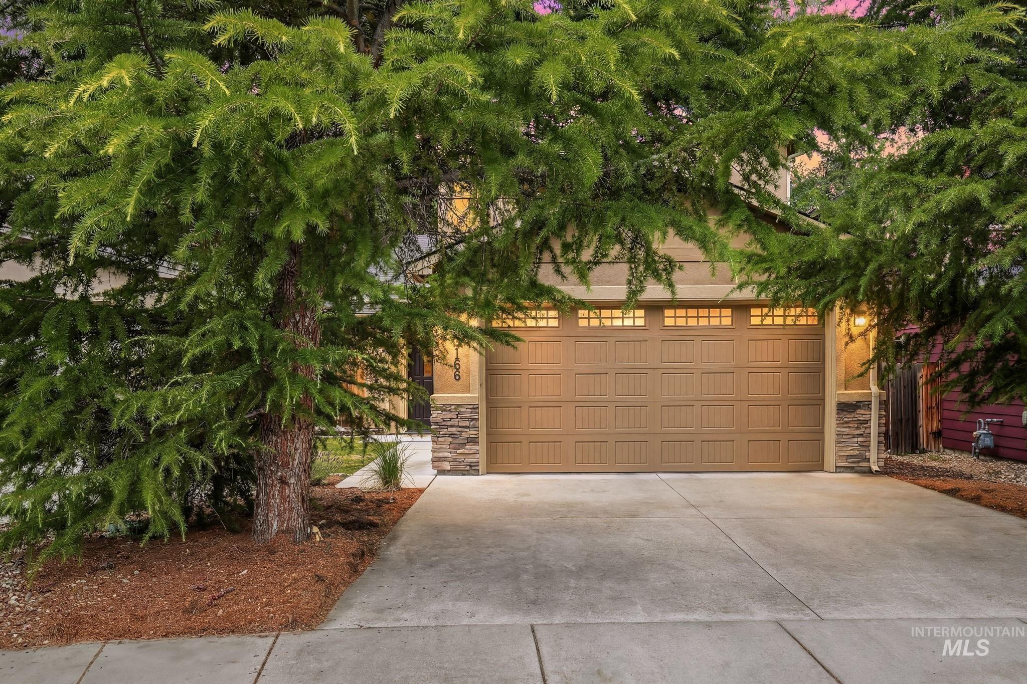 2166 S Myers Pl, Boise, Idaho 83706, 3 Bedrooms, 2.5 Bathrooms, Residential For Sale, Price $549,900,MLS 98991848