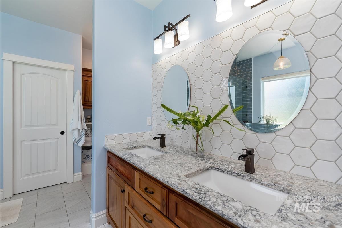 4578 W Montage Dr, Eagle, Idaho 83616, 3 Bedrooms, 2.5 Bathrooms, Residential For Sale, Price $869,900,MLS 98991850