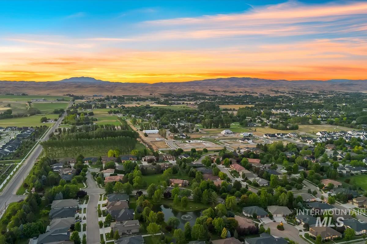 4578 W Montage Dr, Eagle, Idaho 83616, 3 Bedrooms, 2.5 Bathrooms, Residential For Sale, Price $869,900,MLS 98991850