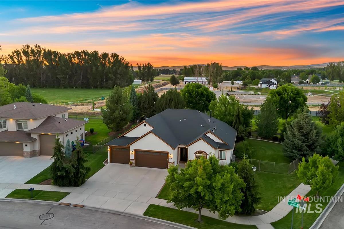4578 W Montage Dr, Eagle, Idaho 83616, 3 Bedrooms, 2.5 Bathrooms, Residential For Sale, Price $869,900,MLS 98991850