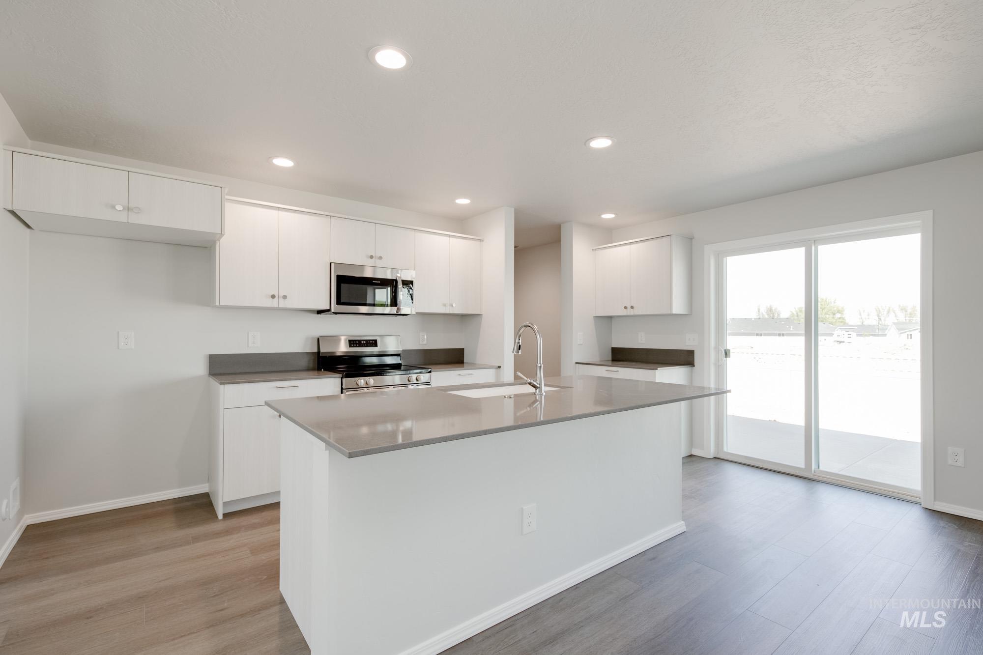 2456 W Clegane Ct, Kuna, Idaho 83634, 3 Bedrooms, 2.5 Bathrooms, Residential For Sale, Price $494,990,MLS 98991851