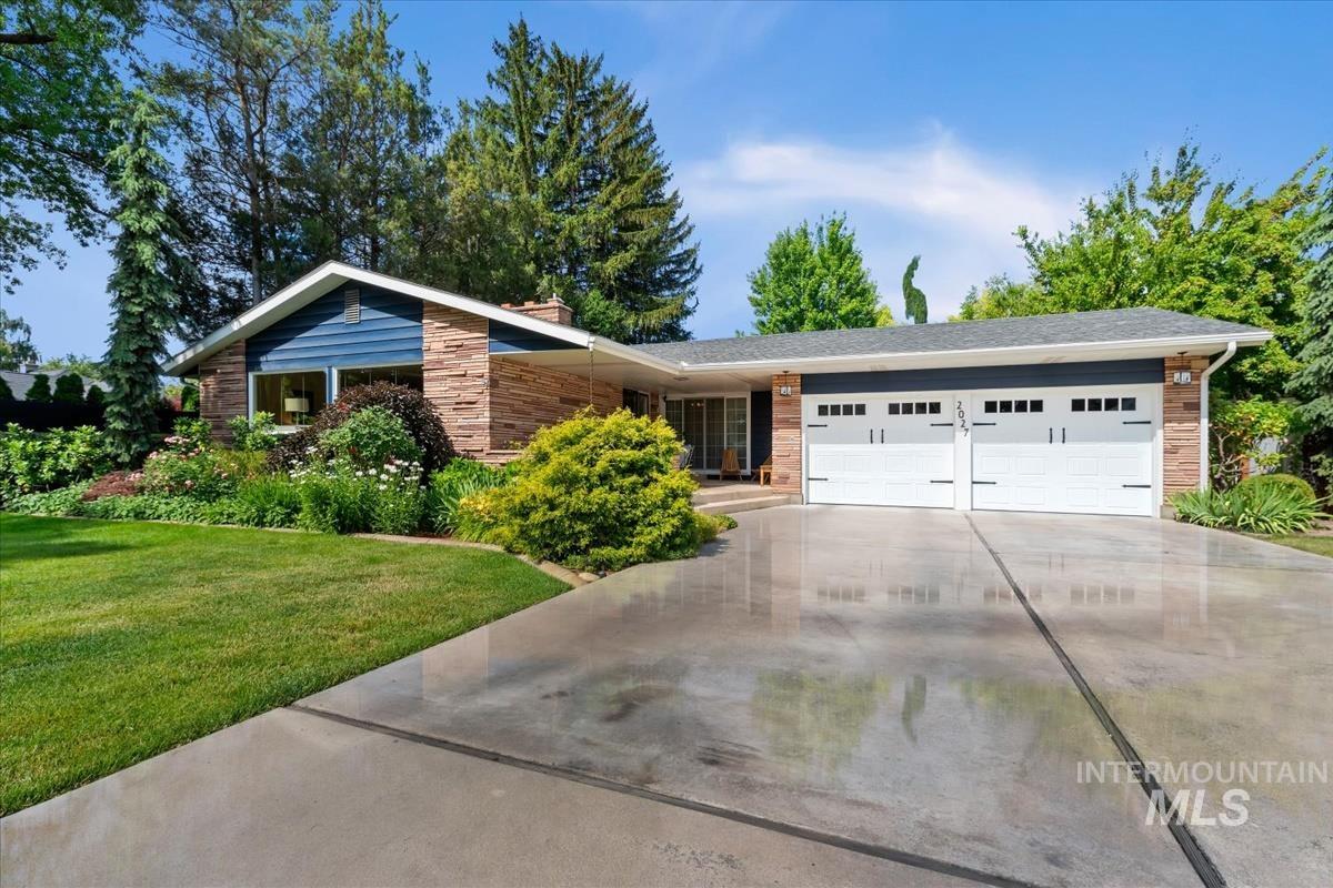 2027 N Amber St, Boise, Idaho 83706, 4 Bedrooms, 3.5 Bathrooms, Residential For Sale, Price $825,000,MLS 98991852