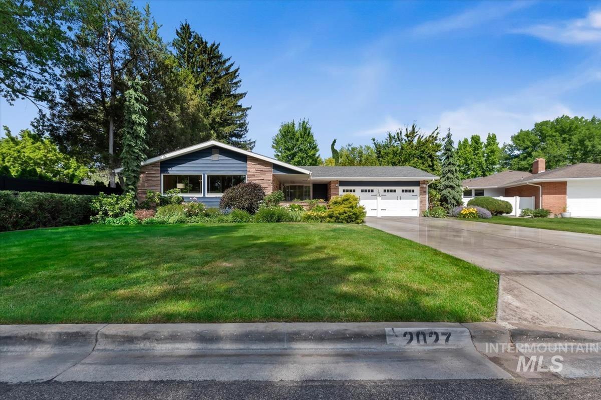 2027 N Amber St, Boise, Idaho 83706, 4 Bedrooms, 3.5 Bathrooms, Residential For Sale, Price $825,000,MLS 98991852
