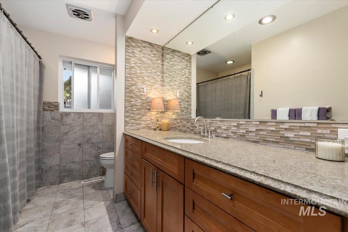 2027 N Amber St, Boise, Idaho 83706, 4 Bedrooms, 3.5 Bathrooms, Residential For Sale, Price $825,000,MLS 98991852