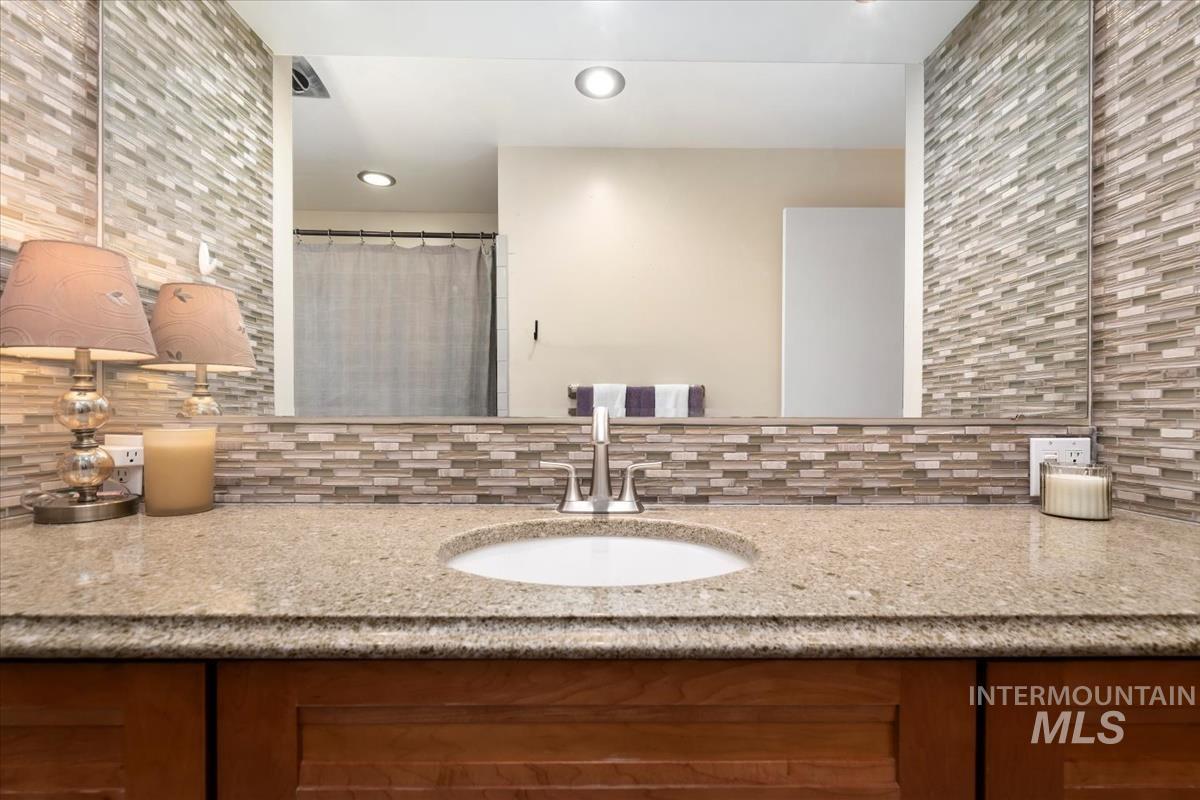 2027 N Amber St, Boise, Idaho 83706, 4 Bedrooms, 3.5 Bathrooms, Residential For Sale, Price $825,000,MLS 98991852
