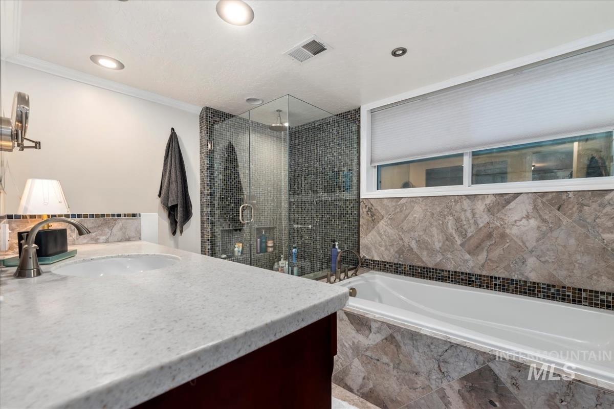 2027 N Amber St, Boise, Idaho 83706, 4 Bedrooms, 3.5 Bathrooms, Residential For Sale, Price $825,000,MLS 98991852