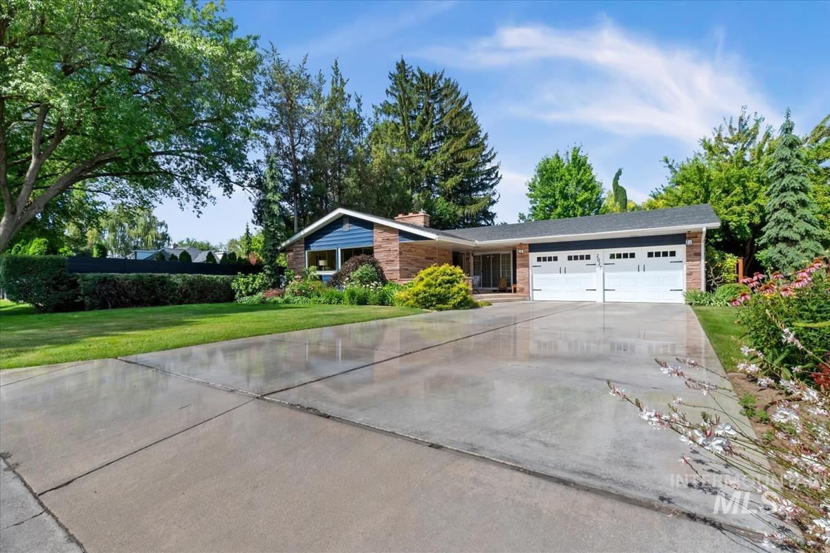 2027 N Amber St, Boise, Idaho 83706, 4 Bedrooms, 3.5 Bathrooms, Residential For Sale, Price $825,000,MLS 98991852