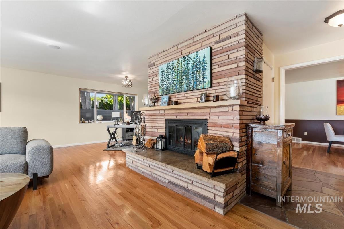 2027 N Amber St, Boise, Idaho 83706, 4 Bedrooms, 3.5 Bathrooms, Residential For Sale, Price $825,000,MLS 98991852