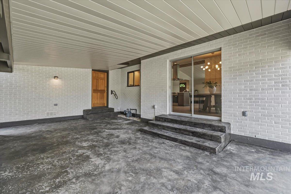 2001 Ray Ave, Caldwell, Idaho 83605, 4 Bedrooms, 2 Bathrooms, Residential For Sale, Price $575,000,MLS 98991854