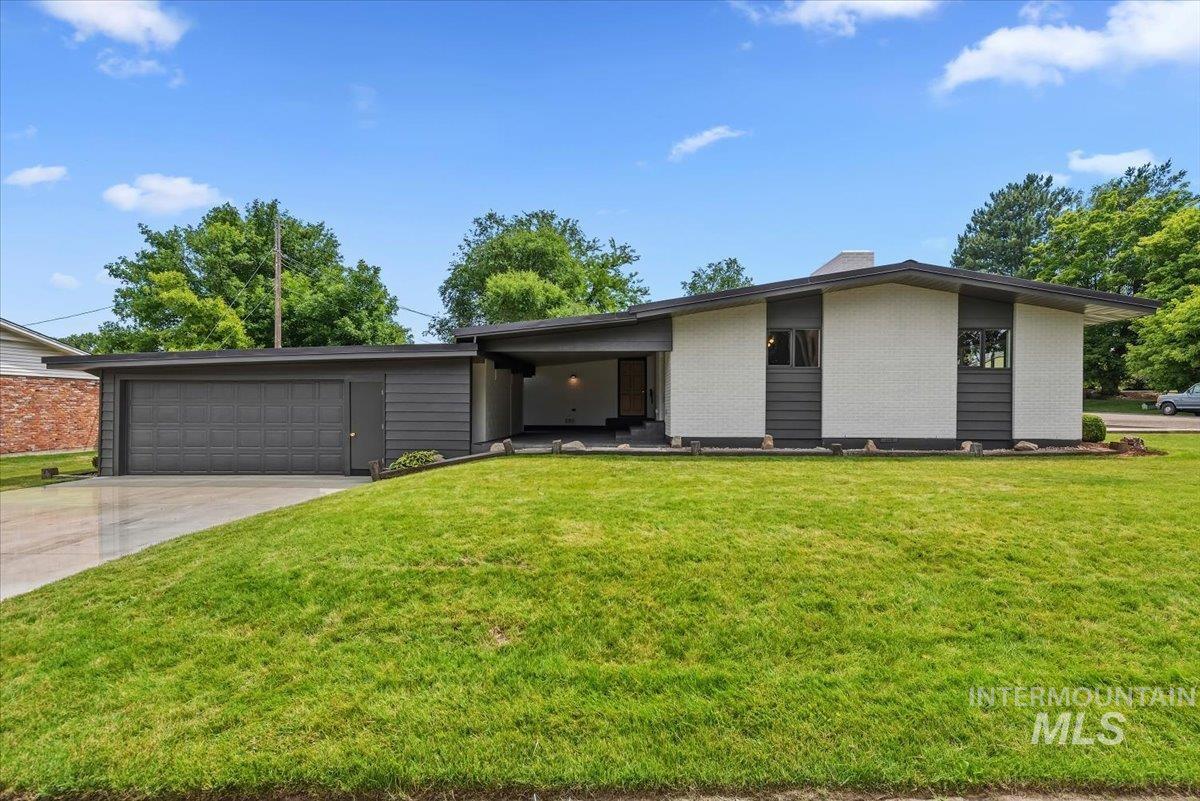 2001 Ray Ave, Caldwell, Idaho 83605, 4 Bedrooms, 2 Bathrooms, Residential For Sale, Price $575,000,MLS 98991854