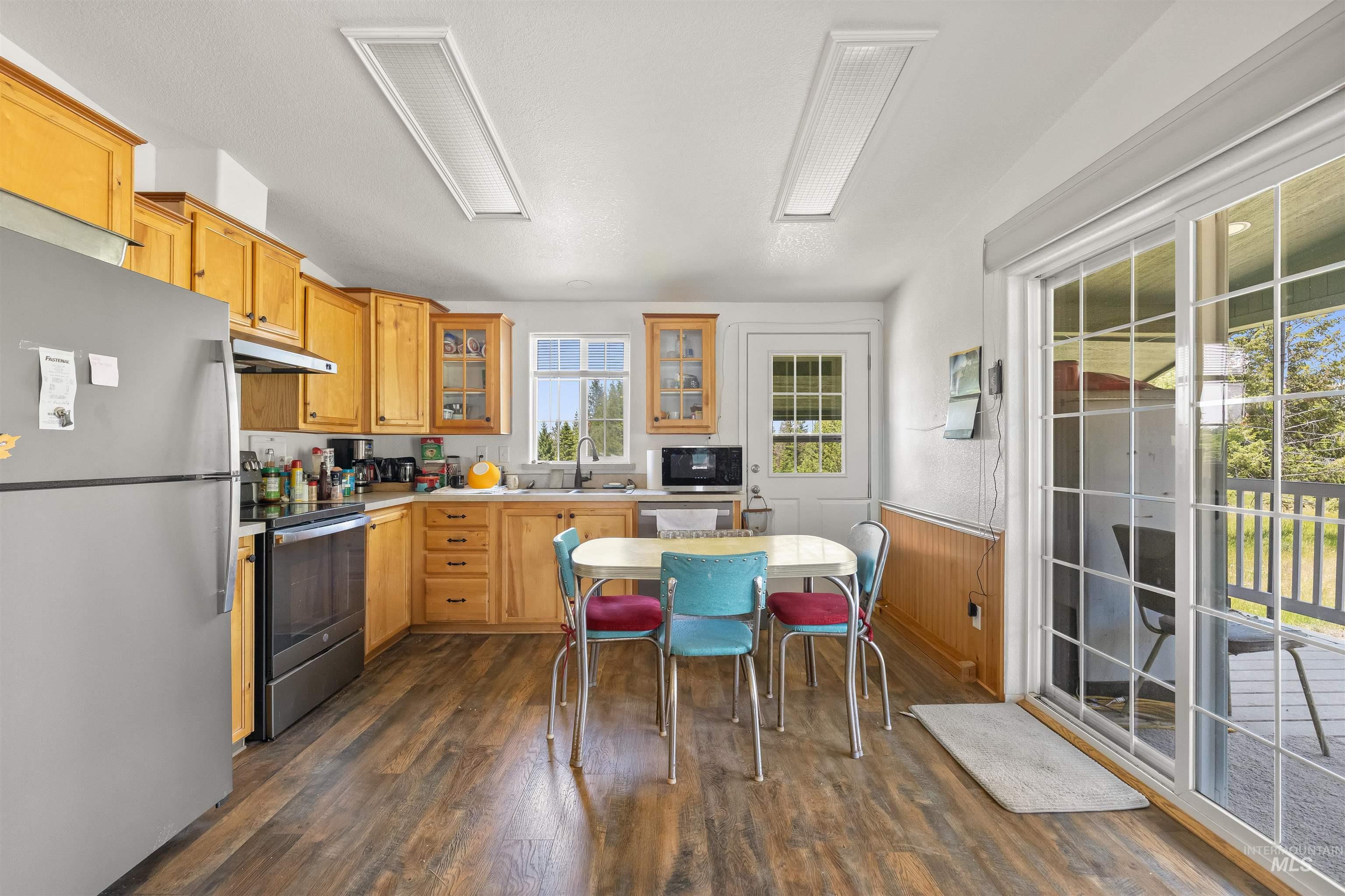 43874 Yellow Pine Avenue, Winchester, Idaho 83555, 3 Bedrooms, 1.5 Bathrooms, Residential For Sale, Price $525,000,MLS 98991857