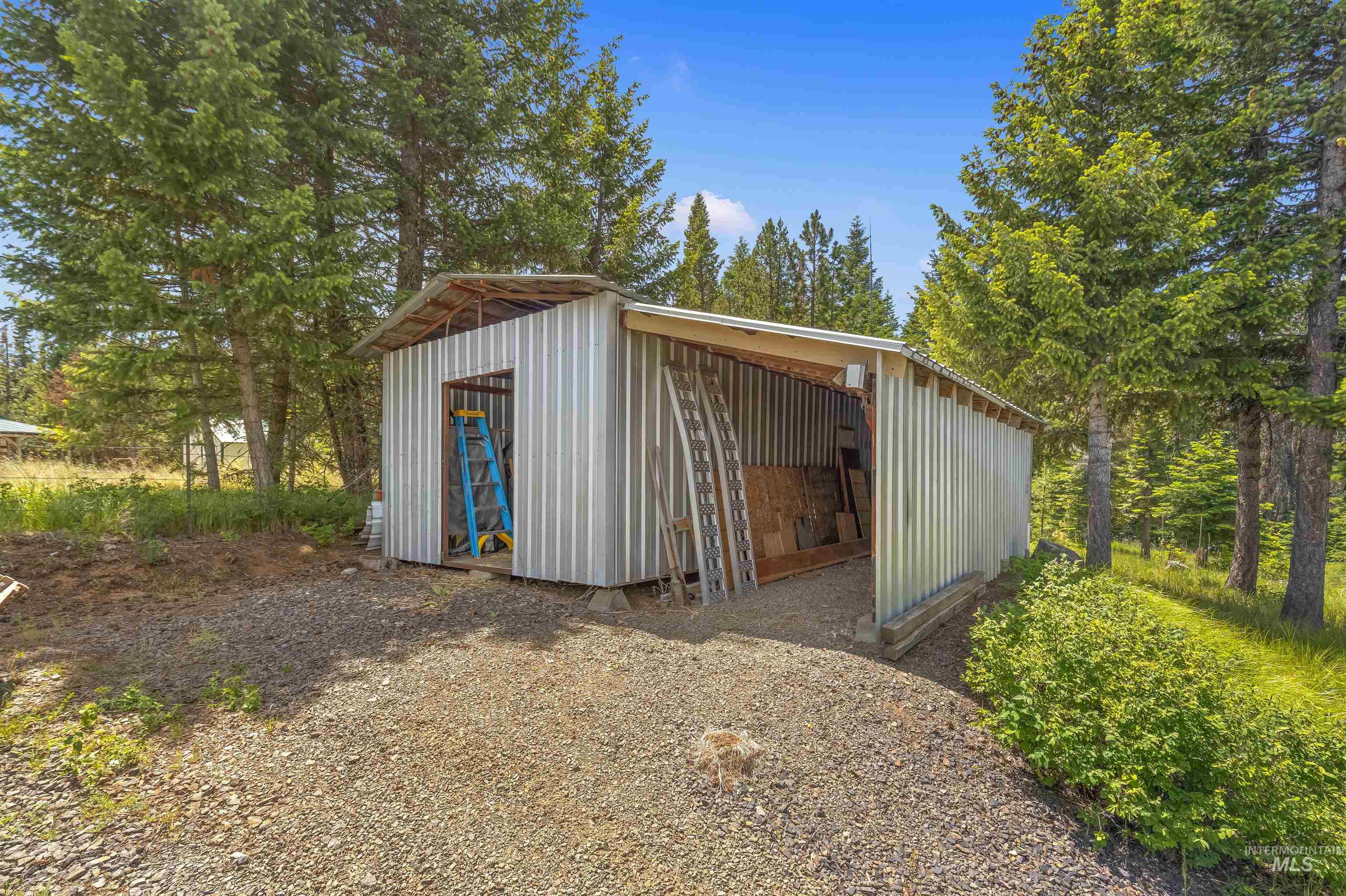 43874 Yellow Pine Avenue, Winchester, Idaho 83555, 3 Bedrooms, 1.5 Bathrooms, Residential For Sale, Price $525,000,MLS 98991857