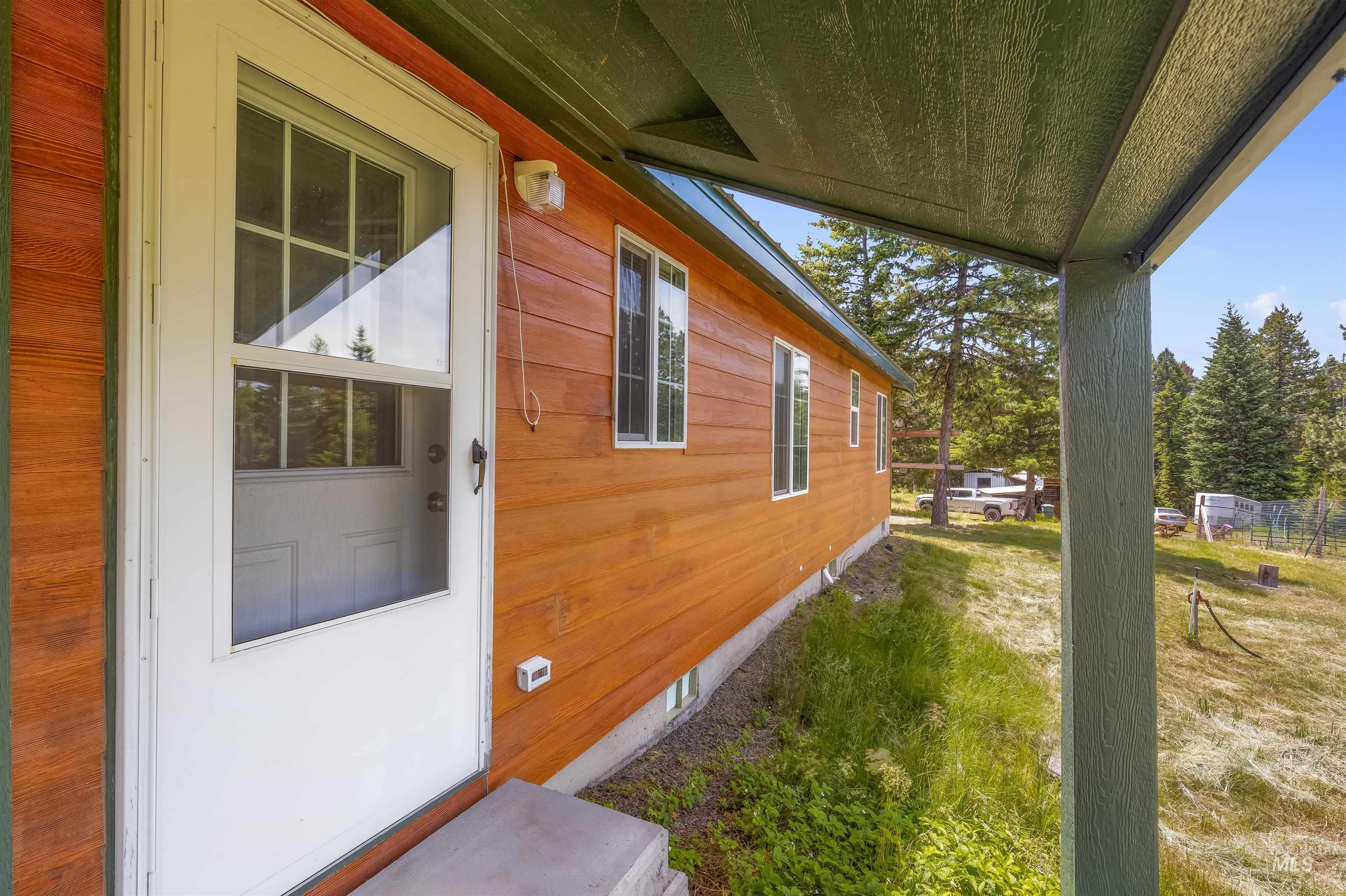 43874 Yellow Pine Avenue, Winchester, Idaho 83555, 3 Bedrooms, 1.5 Bathrooms, Residential For Sale, Price $525,000,MLS 98991857