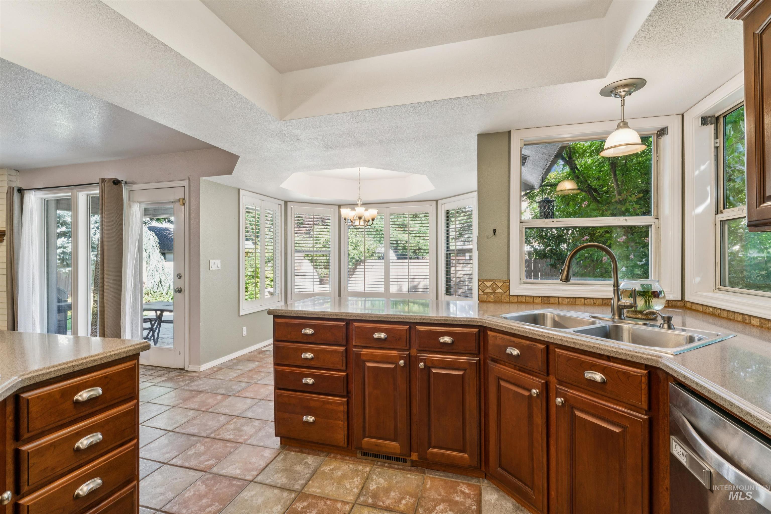 5108 N Samson, Boise, Idaho 83704, 3 Bedrooms, 3.5 Bathrooms, Residential For Sale, Price $649,000,MLS 98991865