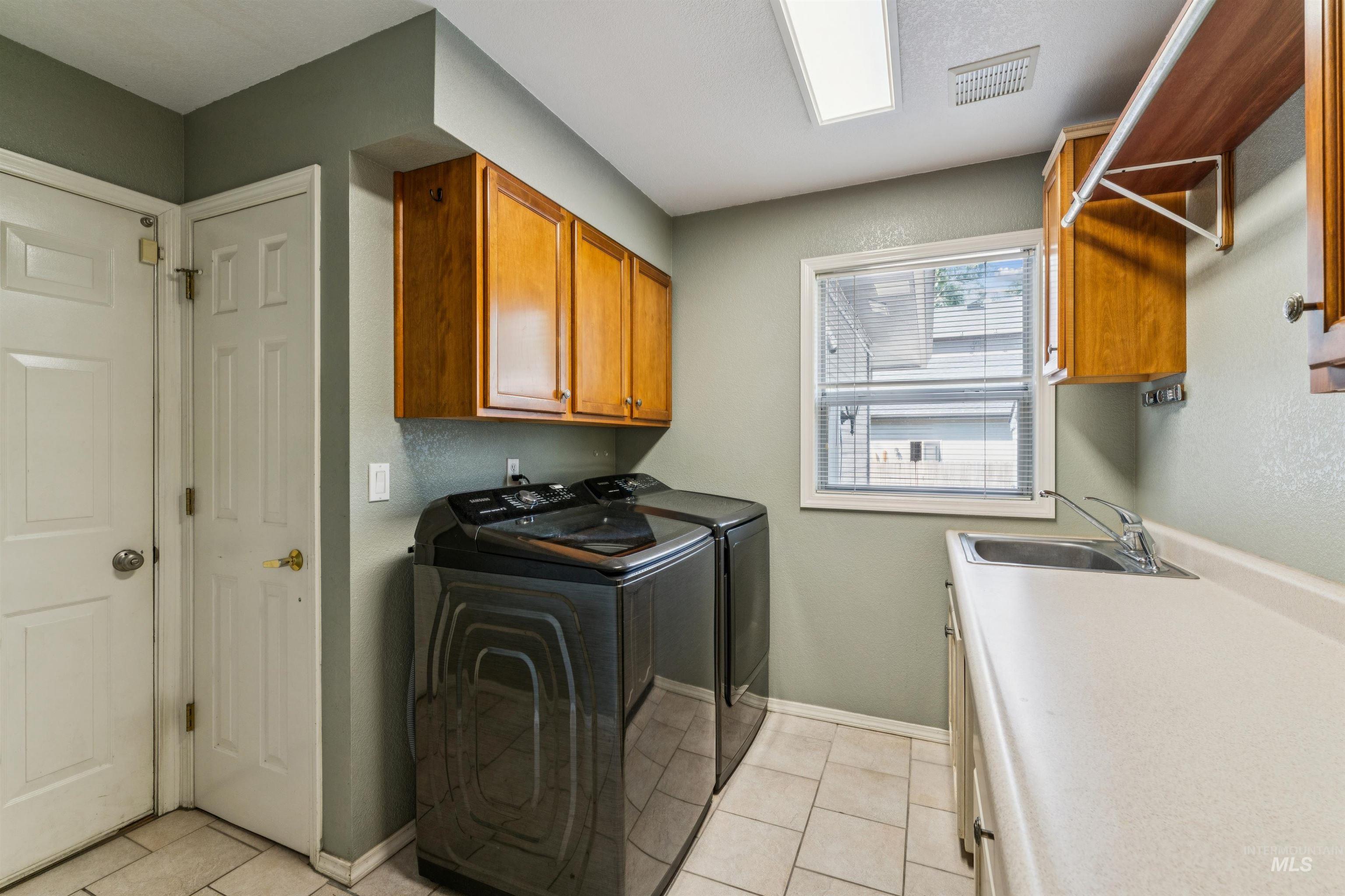 5108 N Samson, Boise, Idaho 83704, 3 Bedrooms, 3.5 Bathrooms, Residential For Sale, Price $649,000,MLS 98991865