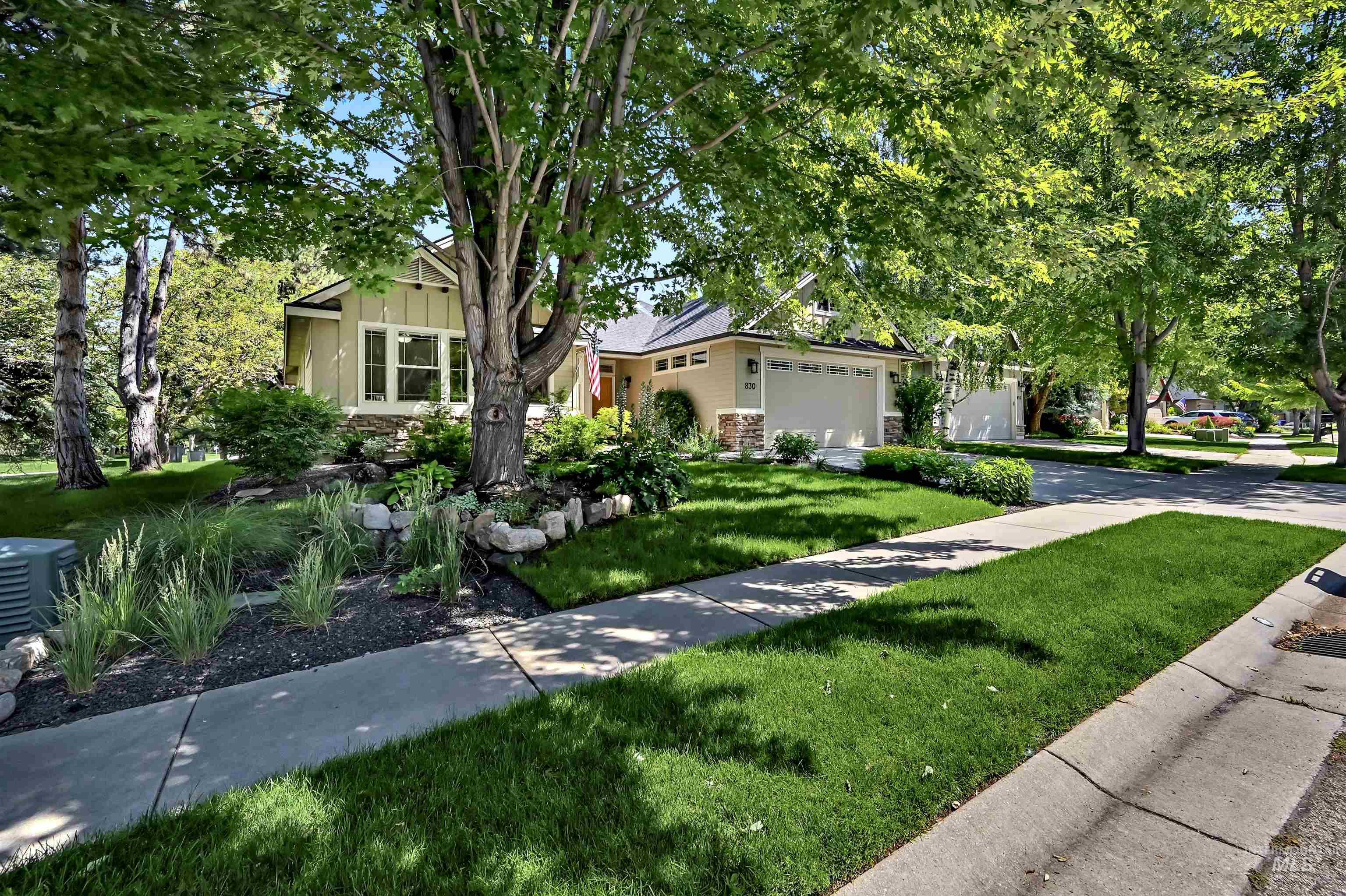 830 E Thunderbird Court, Eagle, Idaho 83616, 3 Bedrooms, 2 Bathrooms, Residential For Sale, Price $650,000, 98991869