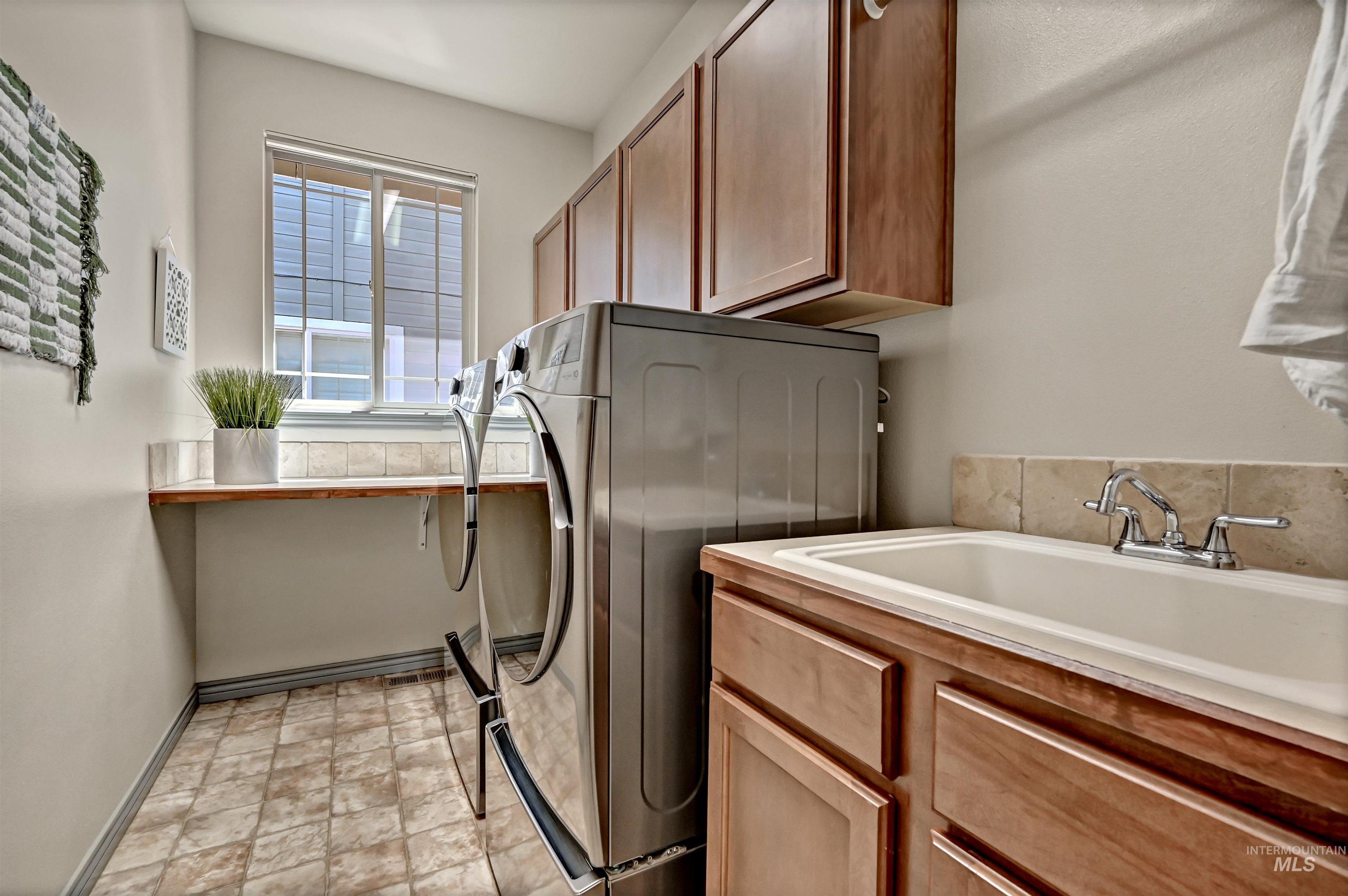 830 E Thunderbird Court, Eagle, Idaho 83616, 3 Bedrooms, 2 Bathrooms, Residential For Sale, Price $650,000, 98991869